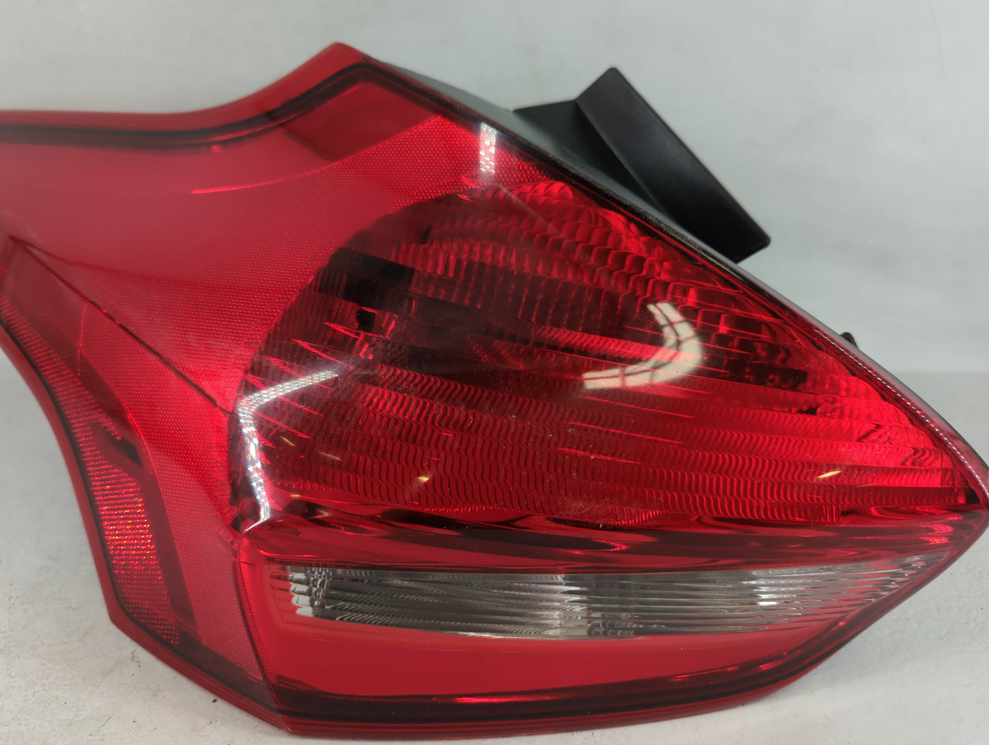 2015-2018 Ford Focus Tail Light Assembly Driver Left OEM P/N:F1EB-13405-GJ Fits Fits 2015 2016 2017 2018 OEM Used Auto Parts