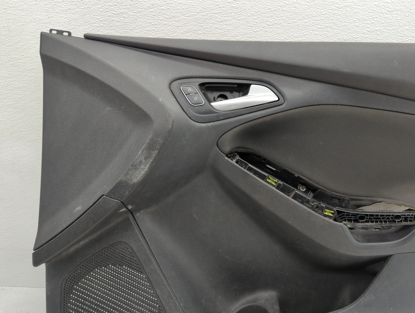 2018 Ford Focus Front Right Passenger Interior Door Panel Trim - Oemusedautoparts1.com
