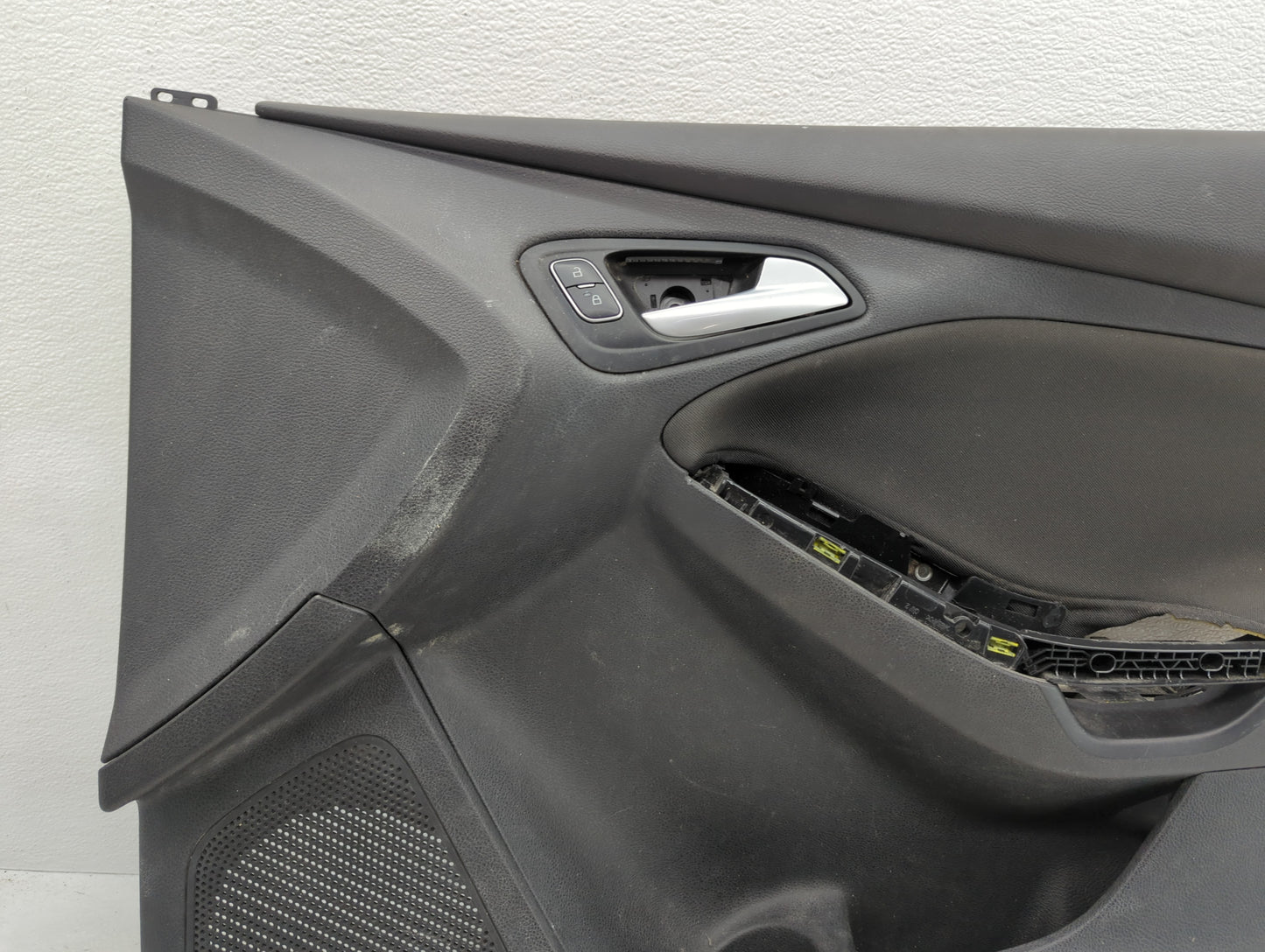 2018 Ford Focus Front Right Passenger Interior Door Panel Trim - Oemusedautoparts1.com