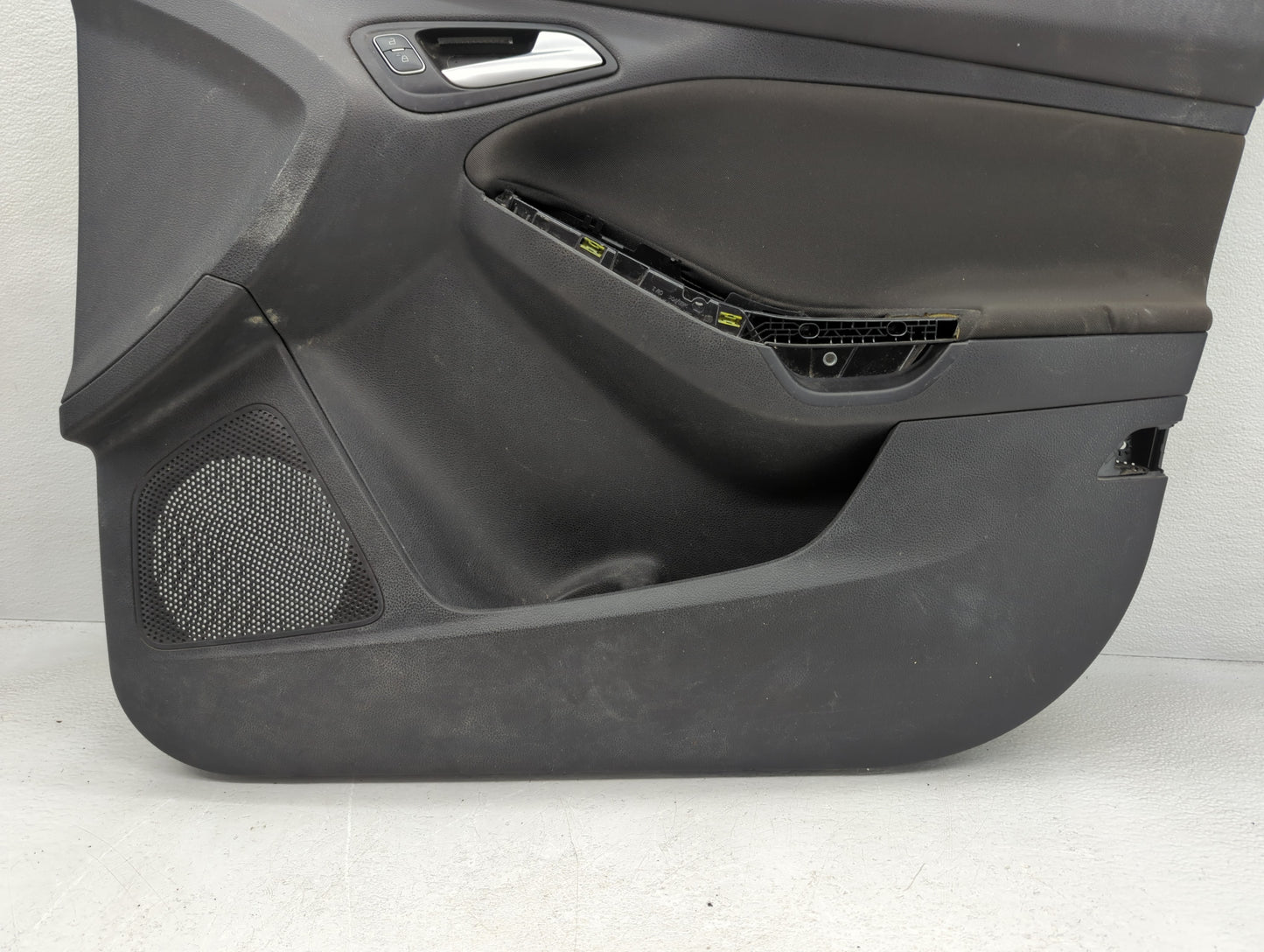 2018 Ford Focus Front Right Passenger Interior Door Panel Trim - Oemusedautoparts1.com