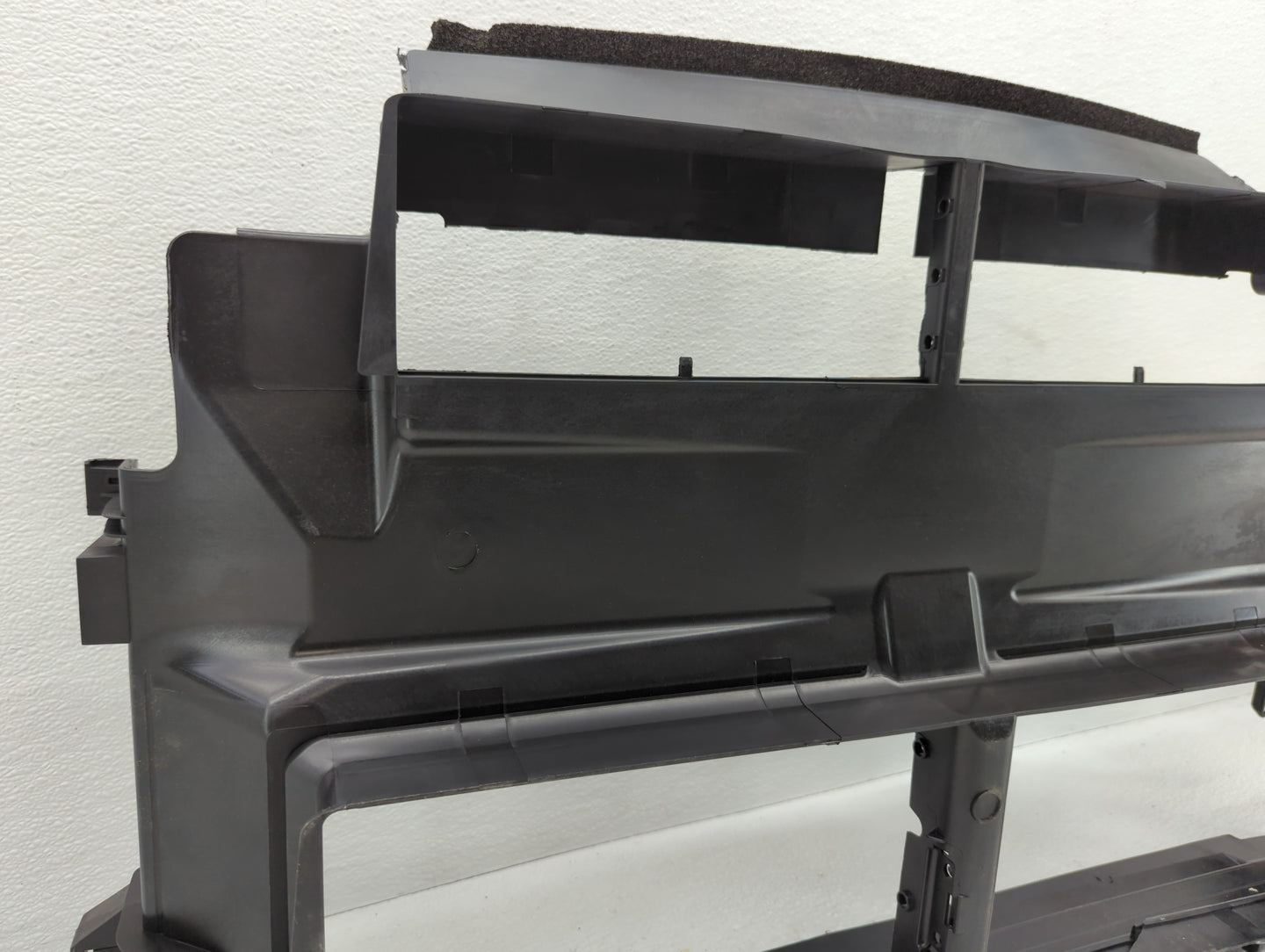 2018 Ford Focus Air Shutter/radiator Shutter Oem - Oemusedautoparts1.com