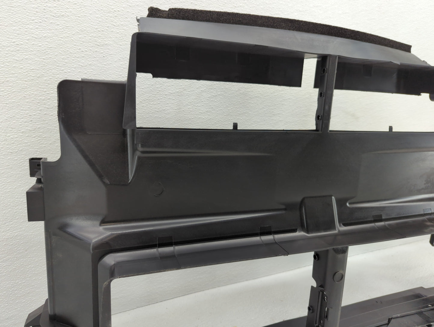 2018 Ford Focus Air Shutter/radiator Shutter Oem - Oemusedautoparts1.com