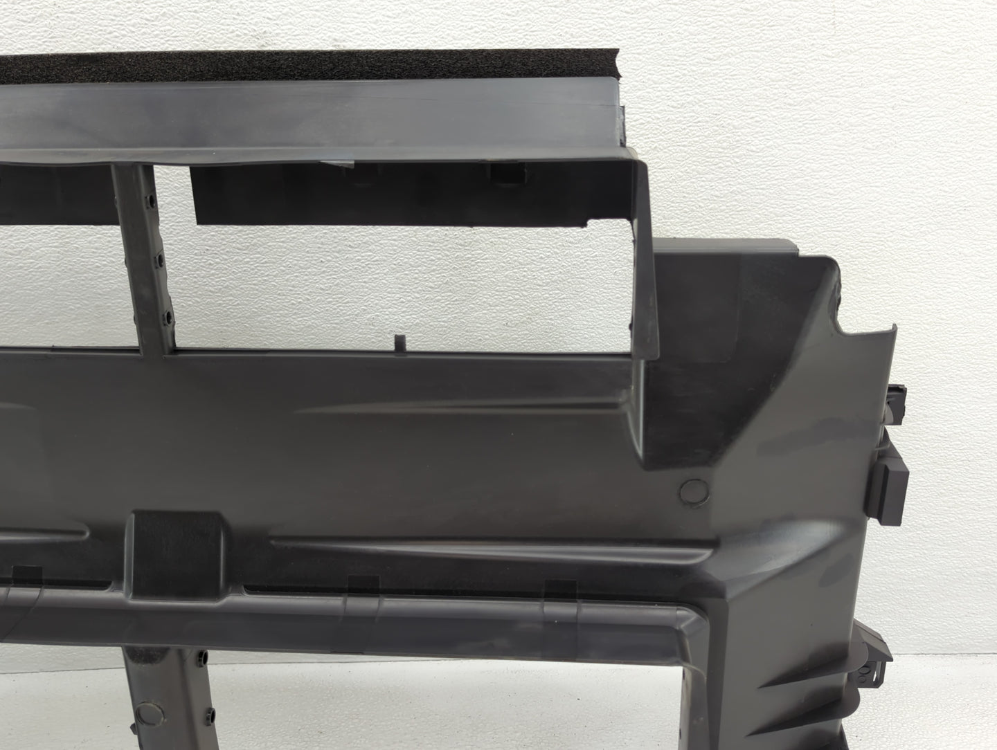 2018 Ford Focus Air Shutter/radiator Shutter Oem - Oemusedautoparts1.com