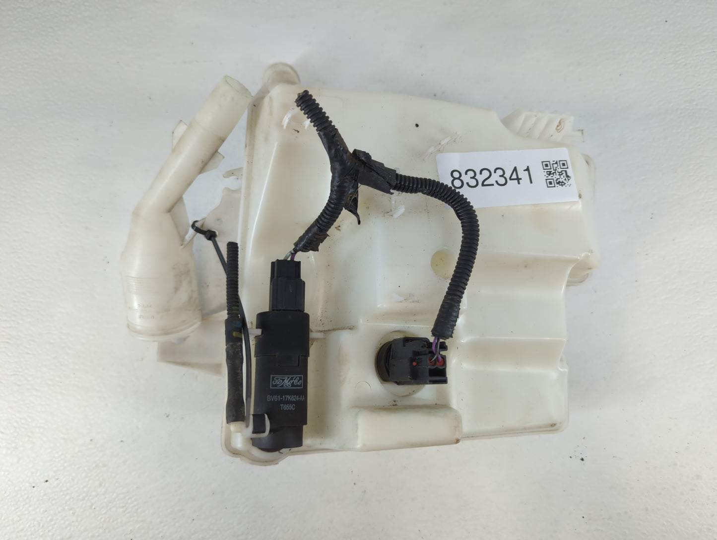 2012-2018 Ford Focus Windshield Washer Fluid Reservoir Bottle Oem - Oemusedautoparts1.com