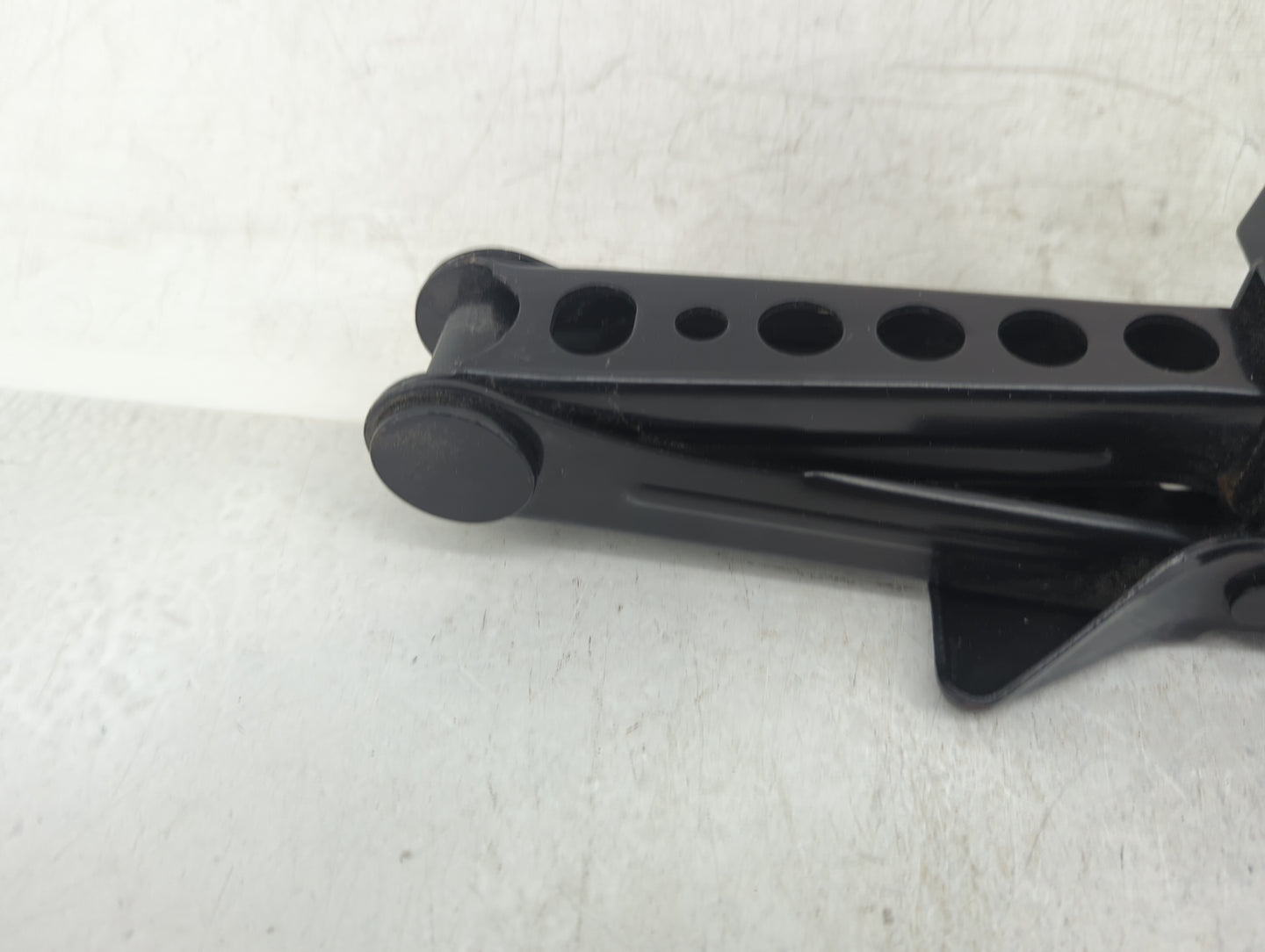 2018 Ford Focus Spare Scissor Car Jack Black - Oemusedautoparts1.com