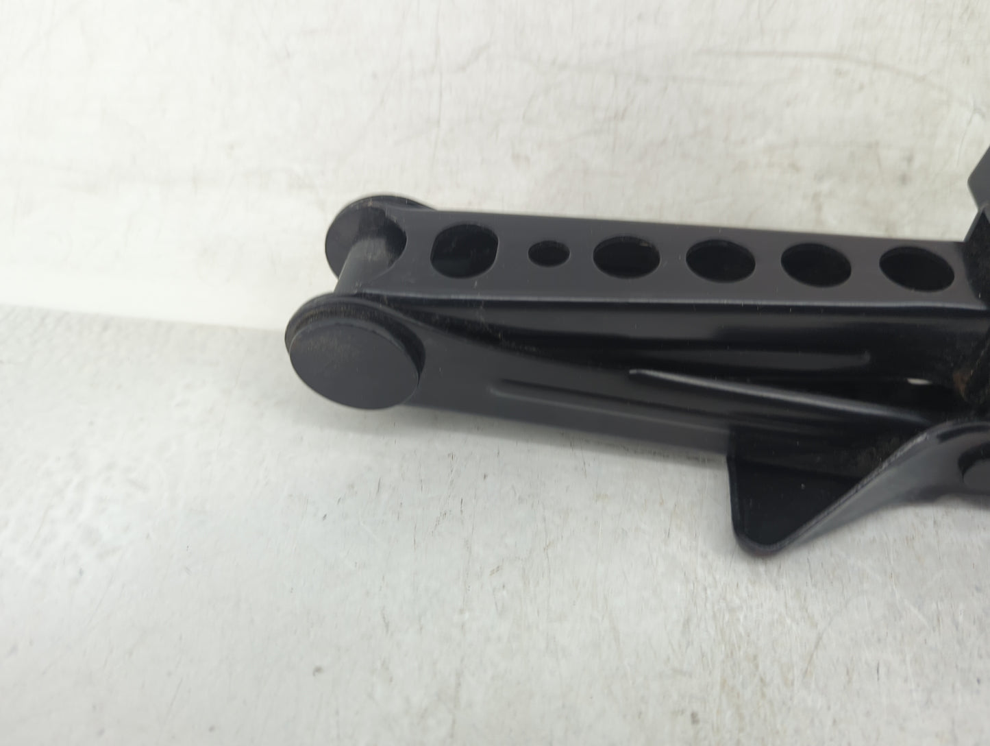 2018 Ford Focus Spare Scissor Car Jack Black - Oemusedautoparts1.com