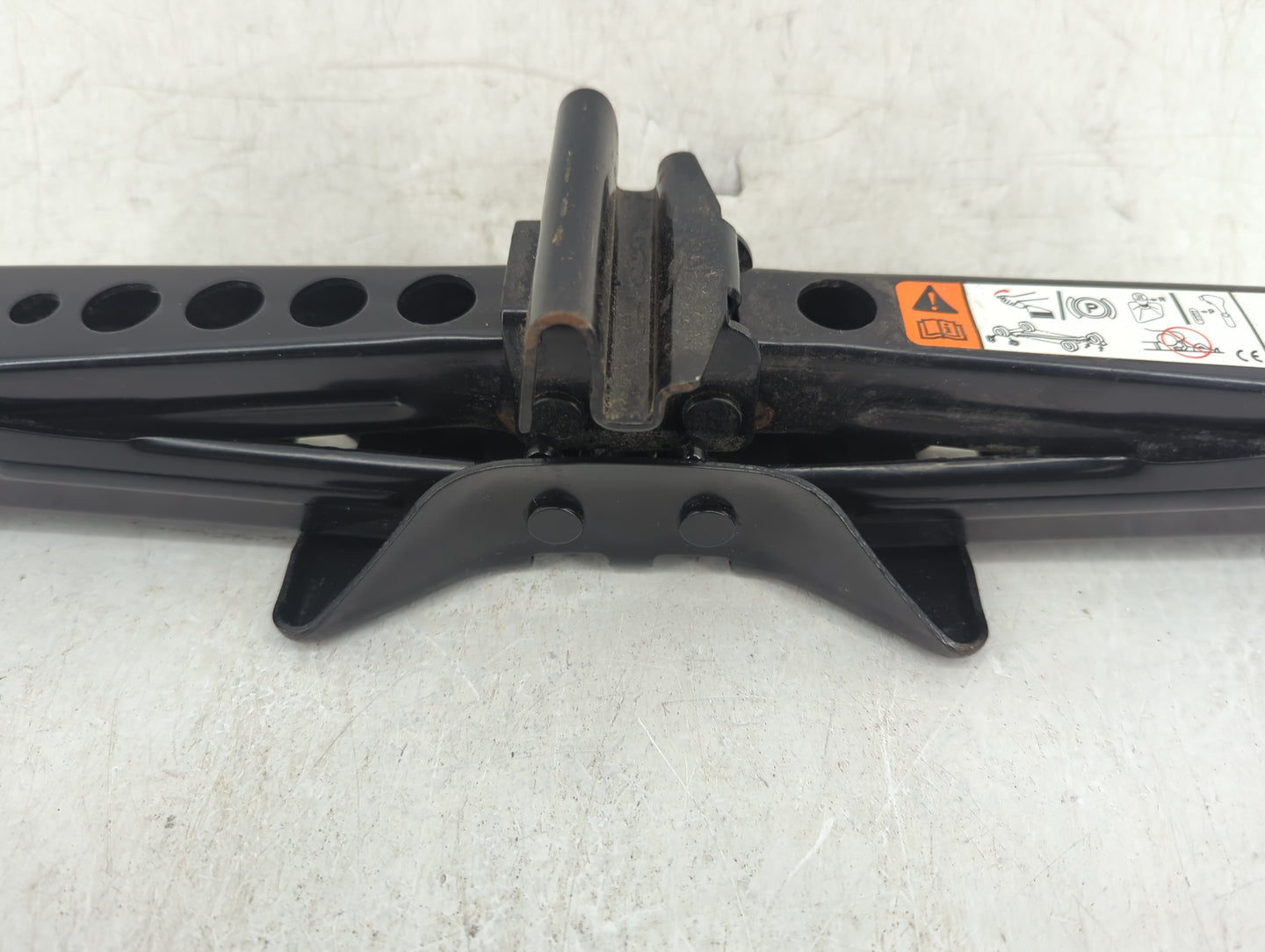2018 Ford Focus Spare Scissor Car Jack Black - Oemusedautoparts1.com