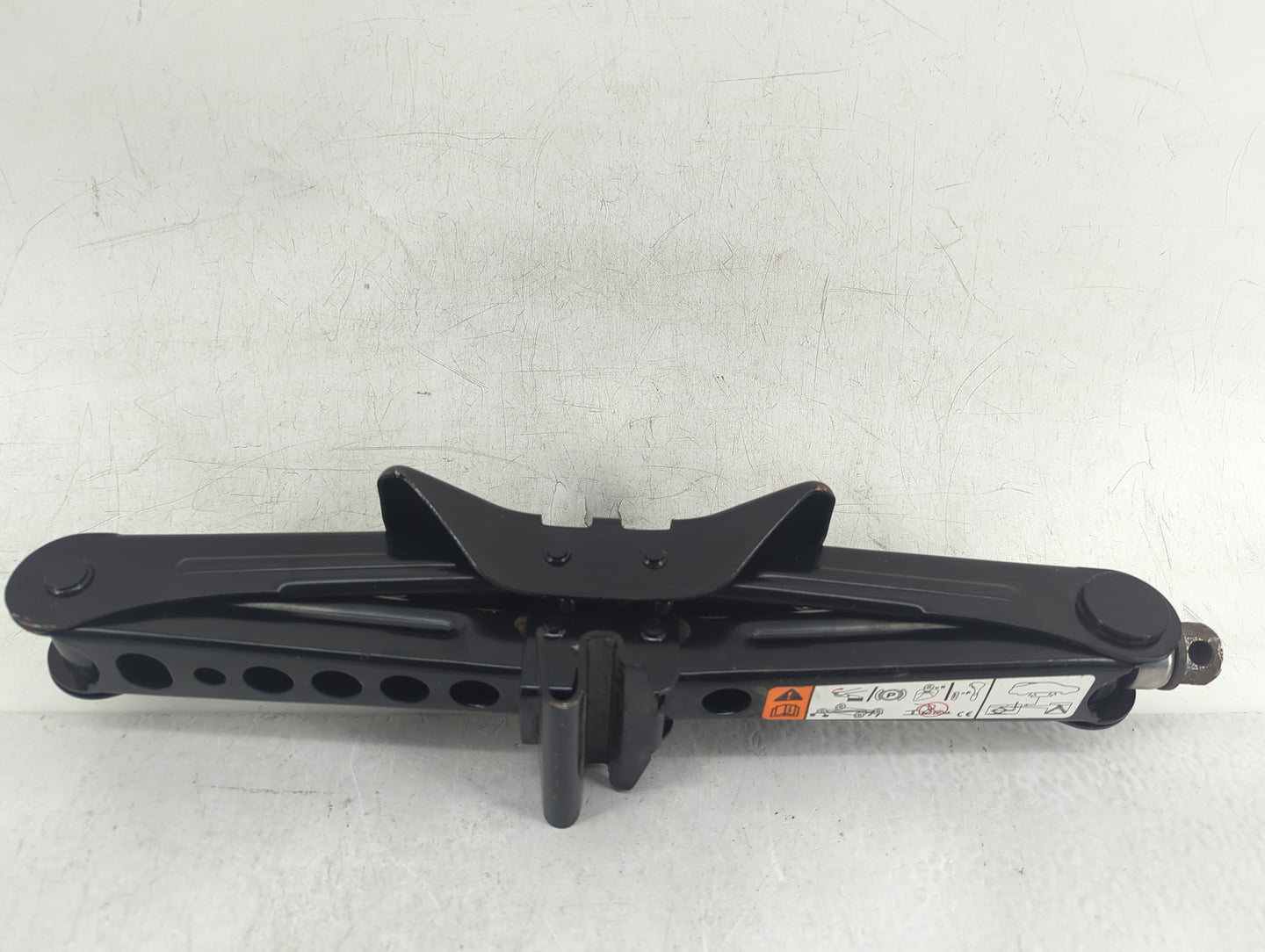 2018 Ford Focus Spare Scissor Car Jack Black - Oemusedautoparts1.com