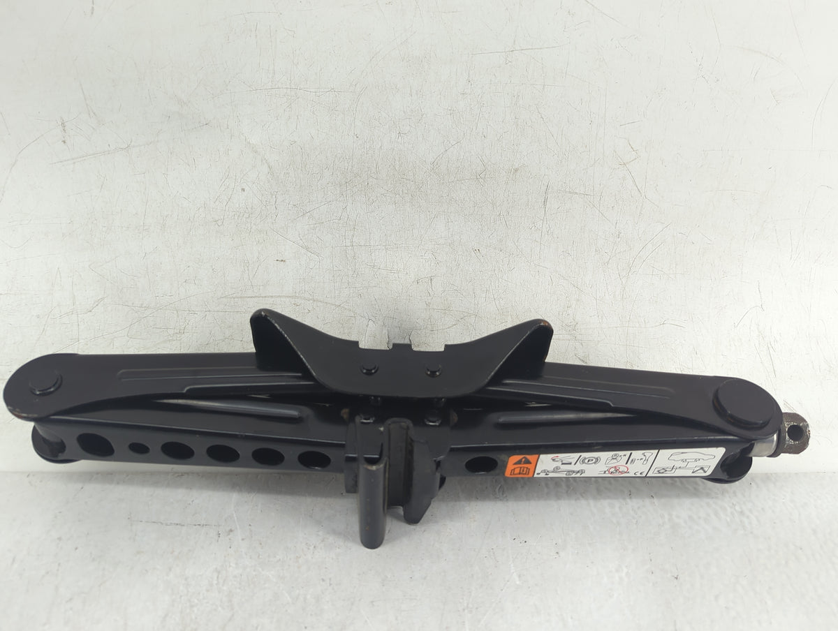 2018 Ford Focus Spare Scissor Car Jack Black 840249 - Oemusedautoparts1.com