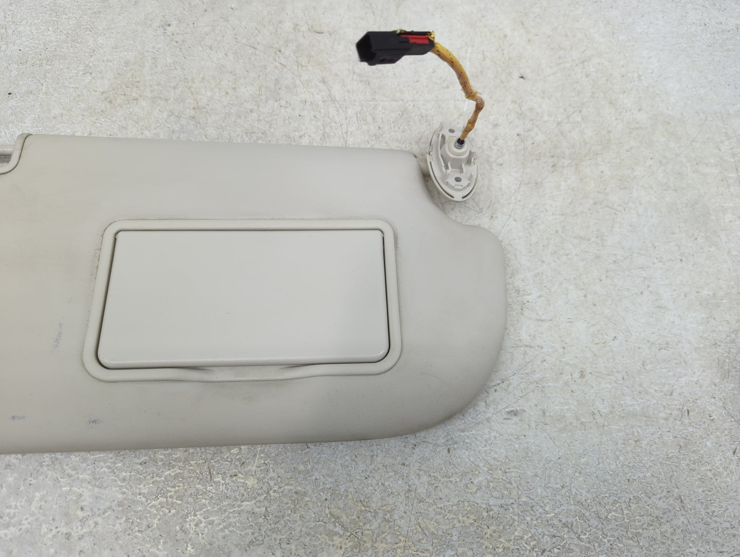 2013-2018 Ford Focus Sun Visor Shade Replacement Passenger Right Mirror Fits Fits 2013 2014 2015 2016 2017 2018 OEM Used Aut