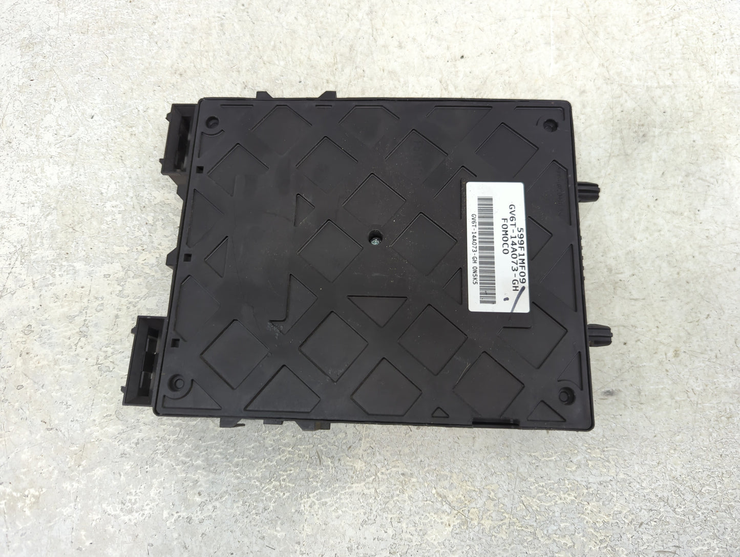 2016-2018 Ford Focus Body Control Module Bcm Inner Cabin Fuse Box - Oemusedautoparts1.com