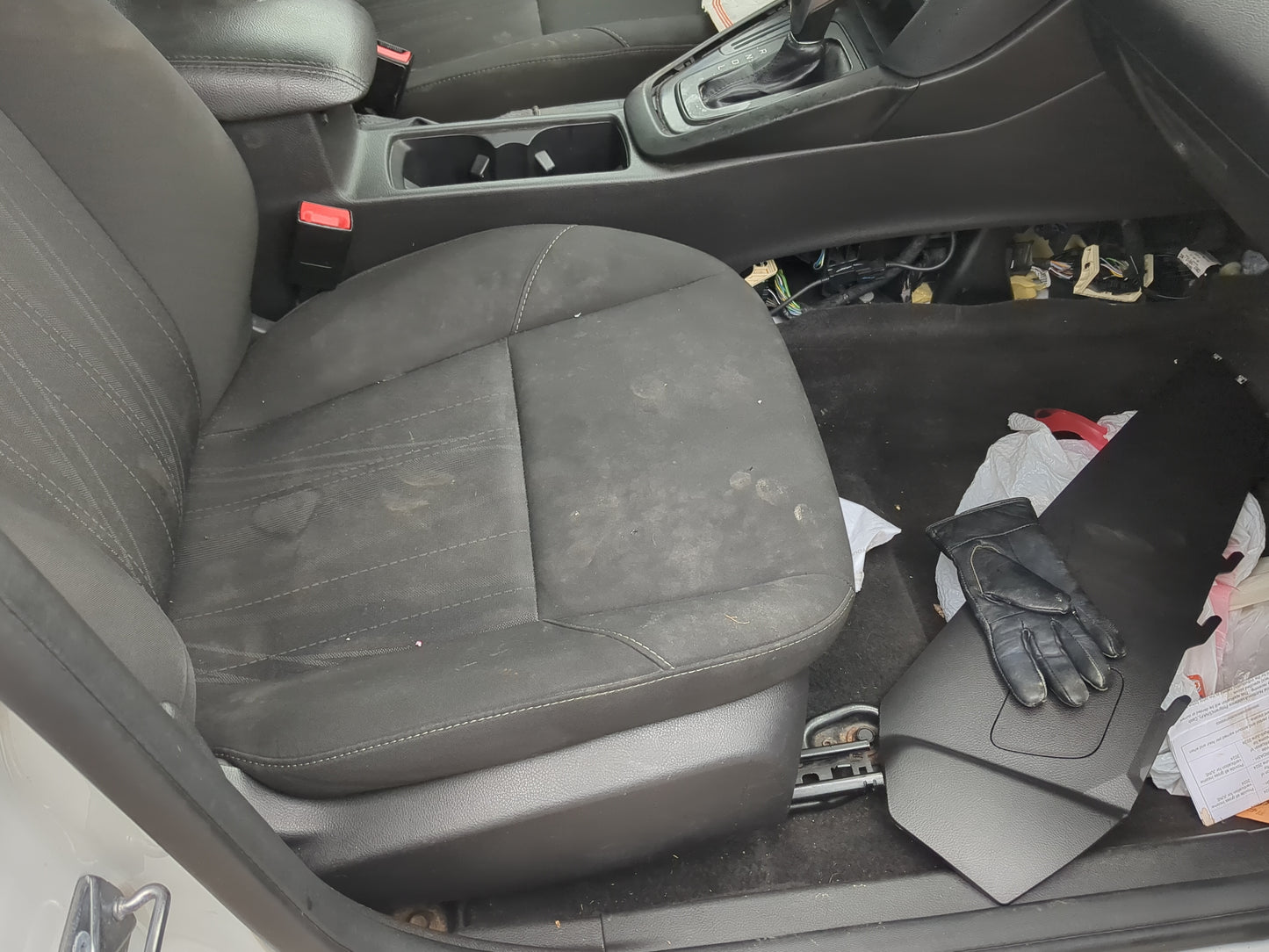 2015-2018 Ford Focus Passenger Front Seat Oem - Oemusedautoparts1.com