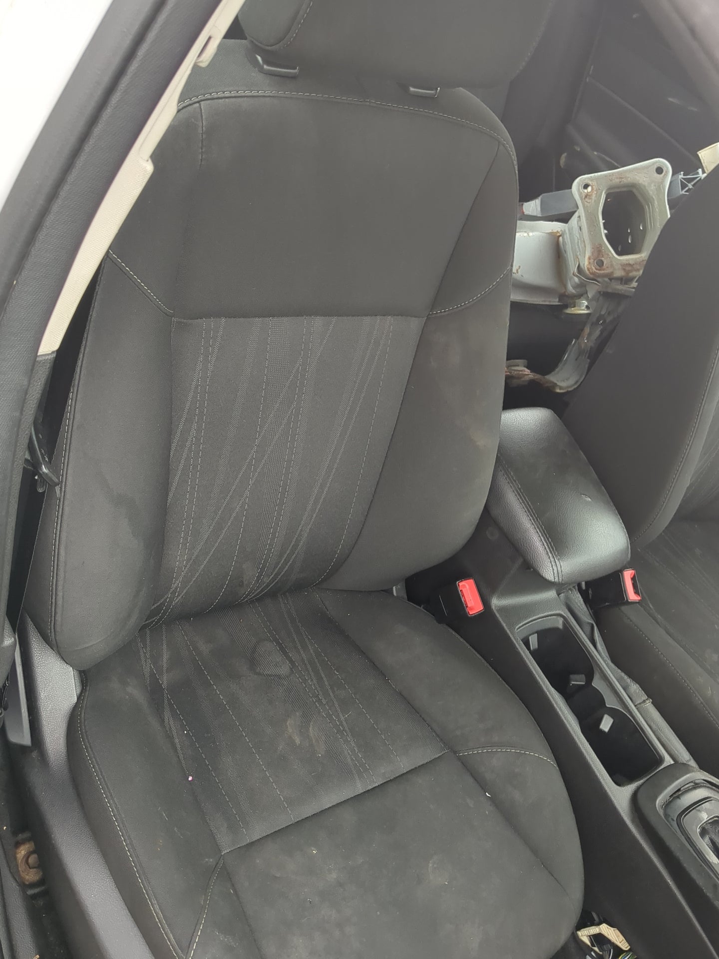 2015-2018 Ford Focus Passenger Front Seat Oem - Oemusedautoparts1.com