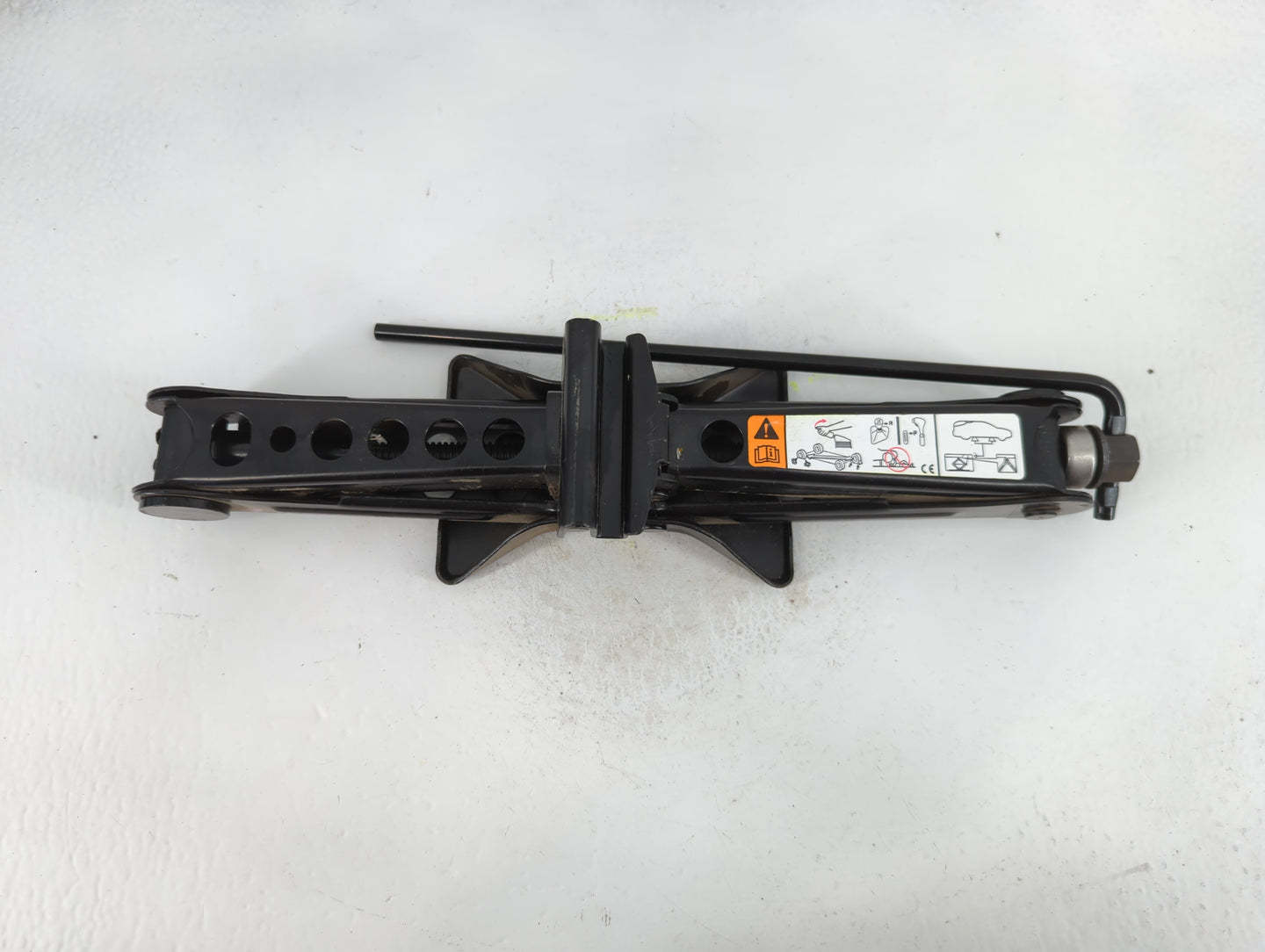 2018 Ford Focus Spare Scissor Car Jack - Oemusedautoparts1.com