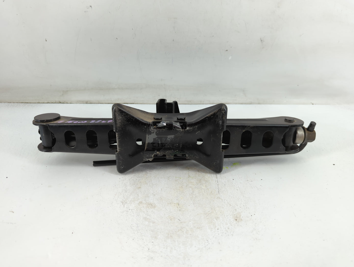 2018 Ford Focus Spare Scissor Car Jack - Oemusedautoparts1.com