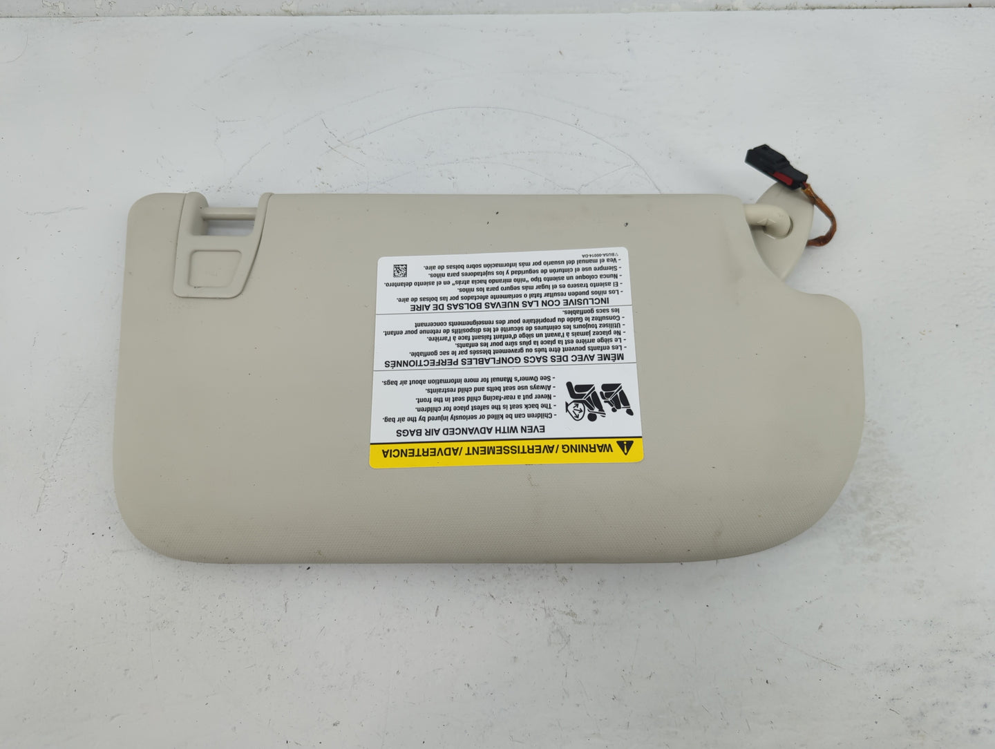 2013-2018 Ford Focus Sun Visor Shade Replacement Driver Left Mirror Fits Fits 2013 2014 2015 2016 2017 2018 OEM Used Auto Pa