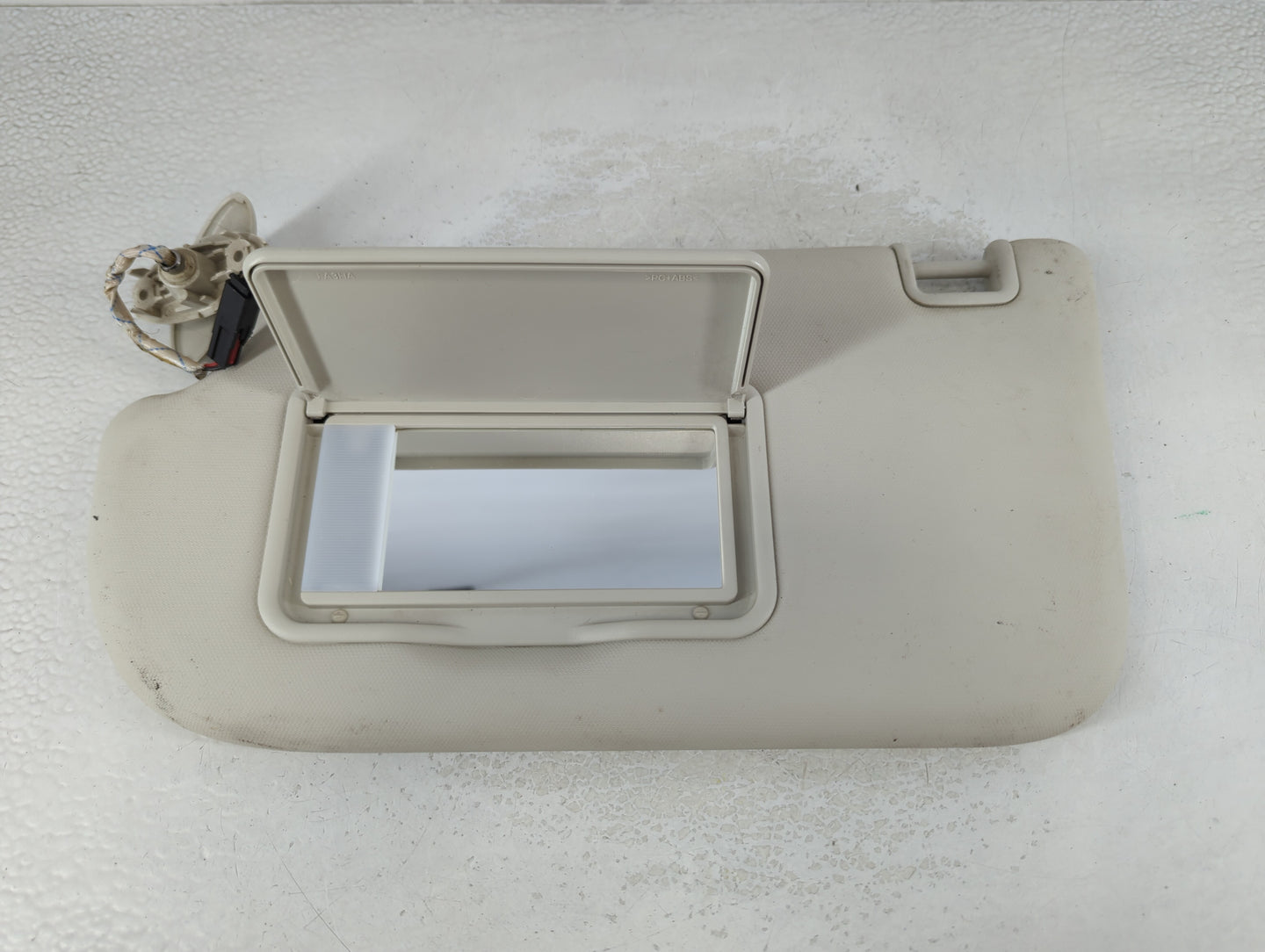 2013-2018 Ford Focus Sun Visor Shade Replacement Driver Left Mirror Fits Fits 2013 2014 2015 2016 2017 2018 OEM Used Auto Pa
