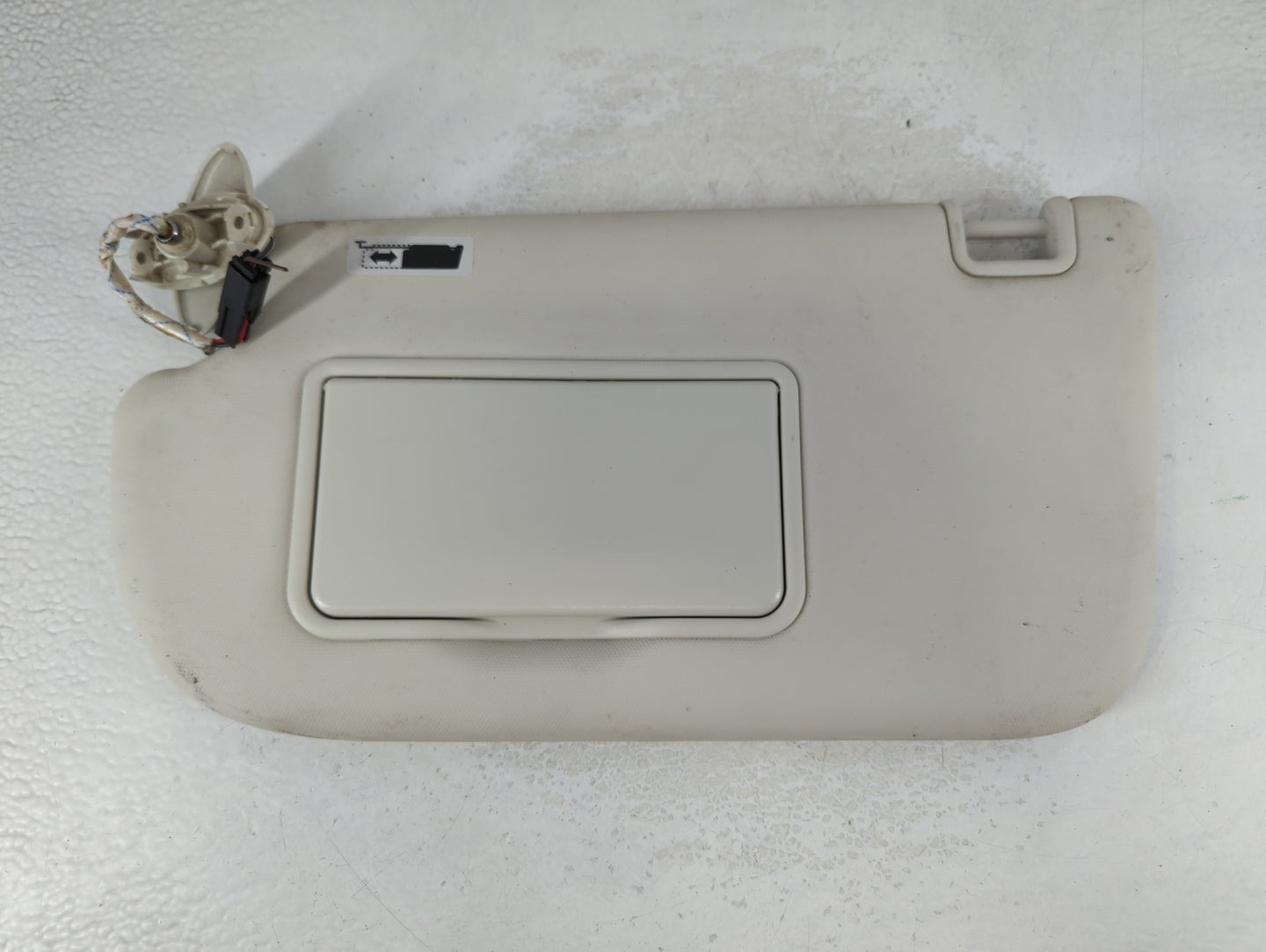 2013-2018 Ford Focus Sun Visor Shade Replacement Driver Left Mirror Fits Fits 2013 2014 2015 2016 2017 2018 OEM Used Auto Pa