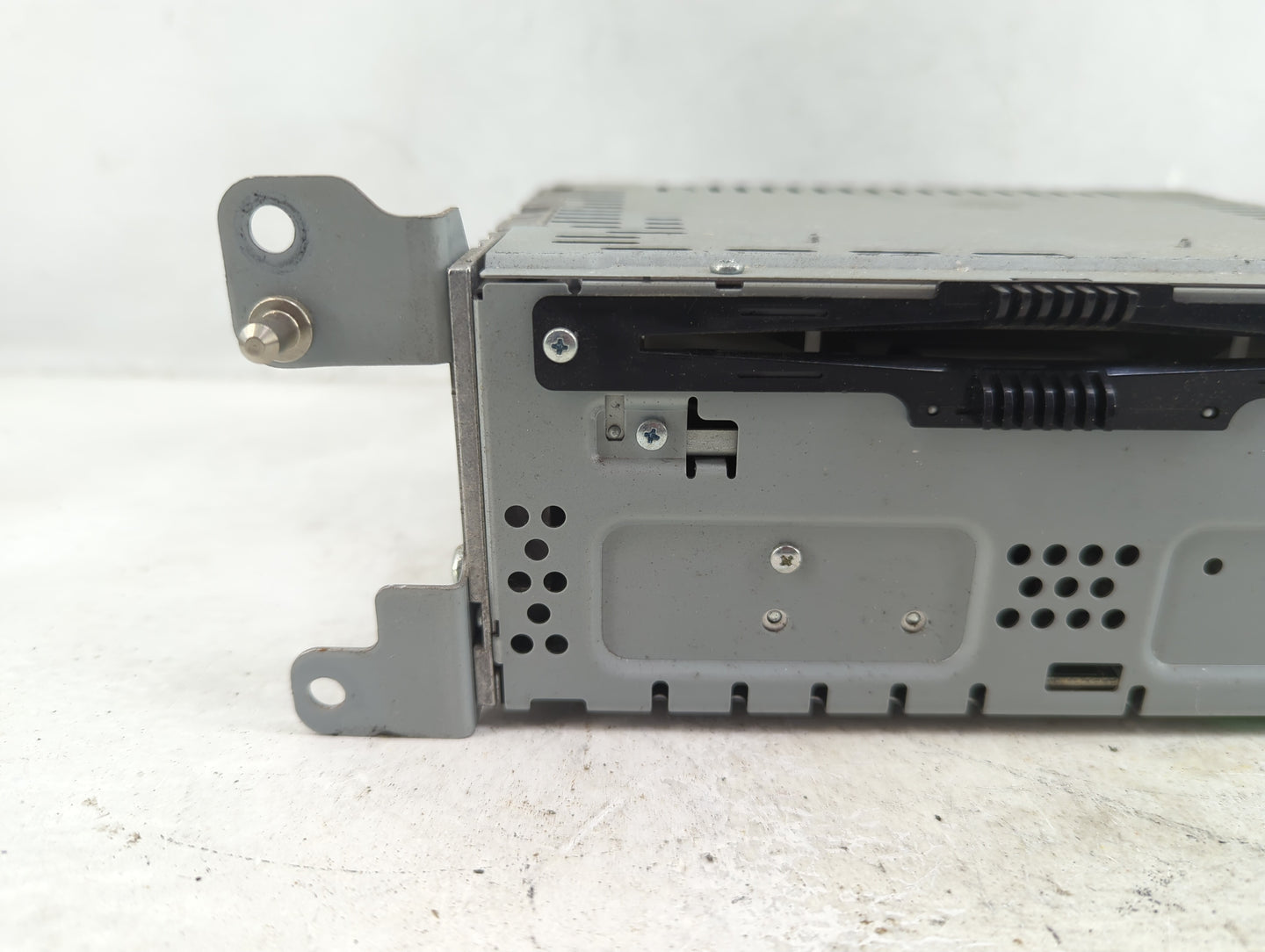 2017-2020 Ford Fusion Radio AM FM Cd Player Receiver Replacement P/N:FS7T-19C107-YD Fits Fits 2017 2018 2019 2020 OEM Used A