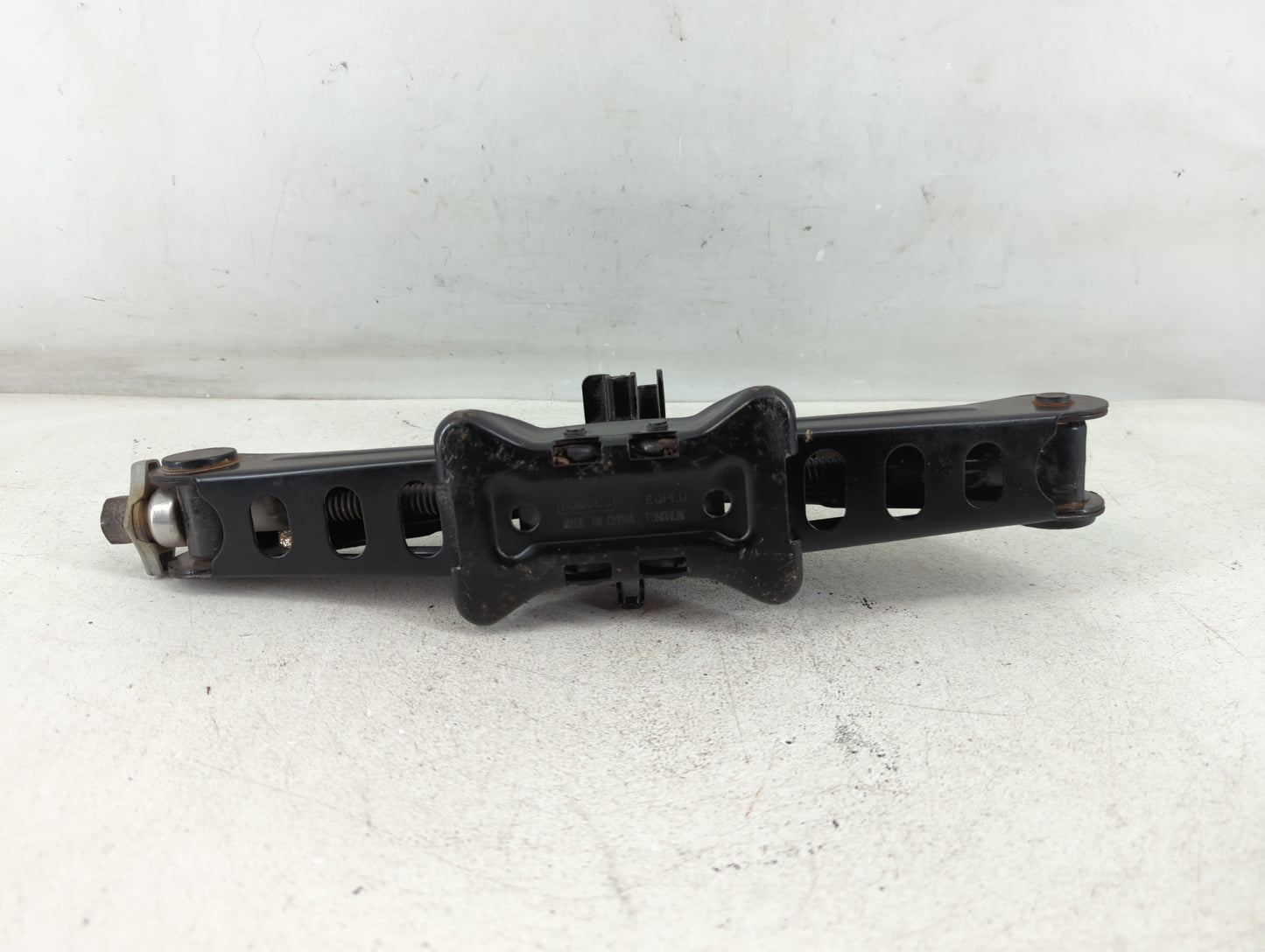 2018 Ford Fusion Spare Scissor Car Jack - Oemusedautoparts1.com