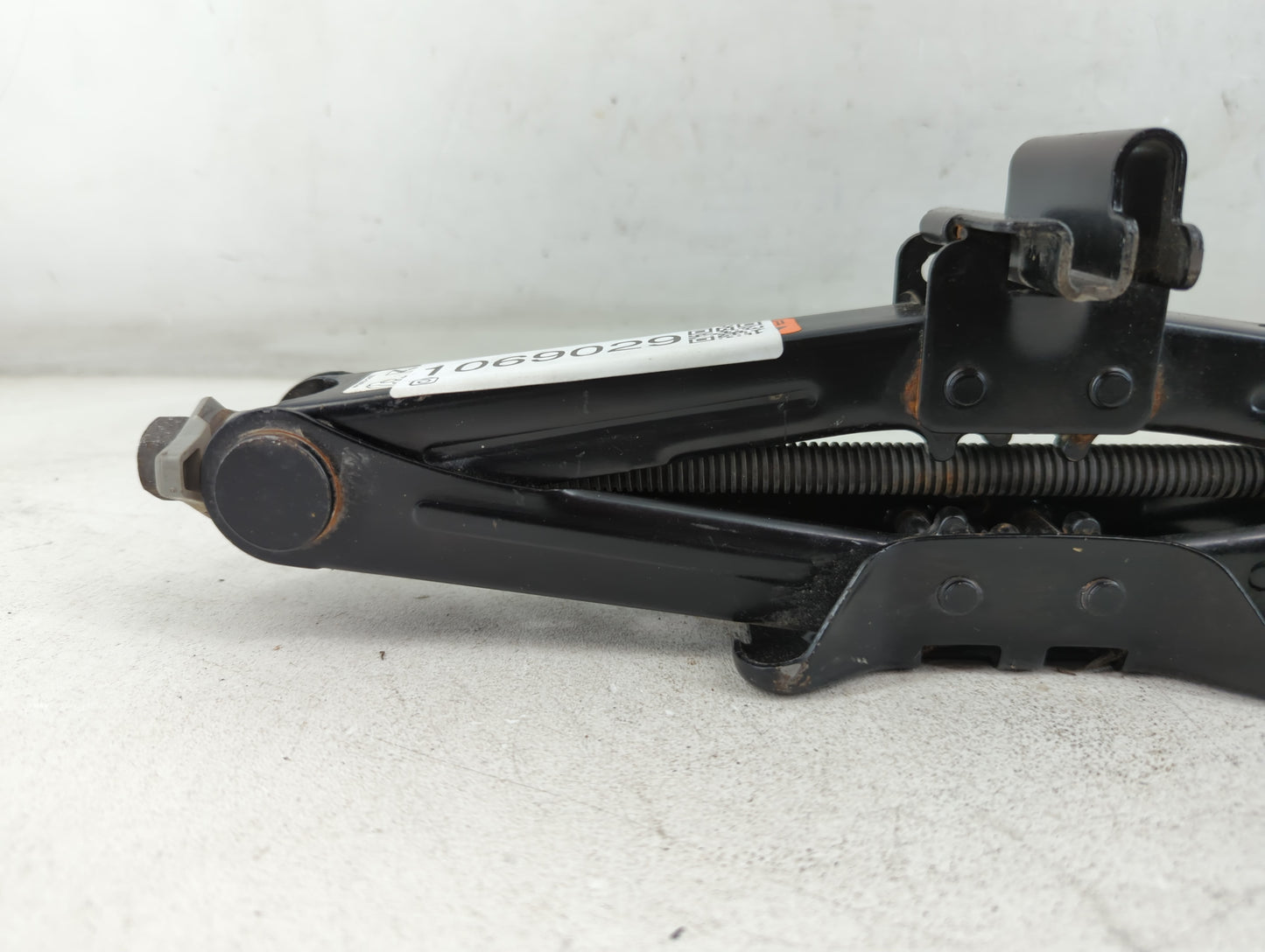 2018 Ford Fusion Spare Scissor Car Jack - Oemusedautoparts1.com