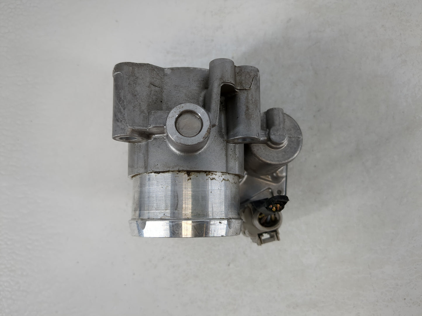 2014-2020 Ford Fusion Throttle Body P/N:DS7G-9F991-CA Fits Fits 2014 2015 2016 2017 2018 2019 2020 OEM Used Auto Parts - Oem