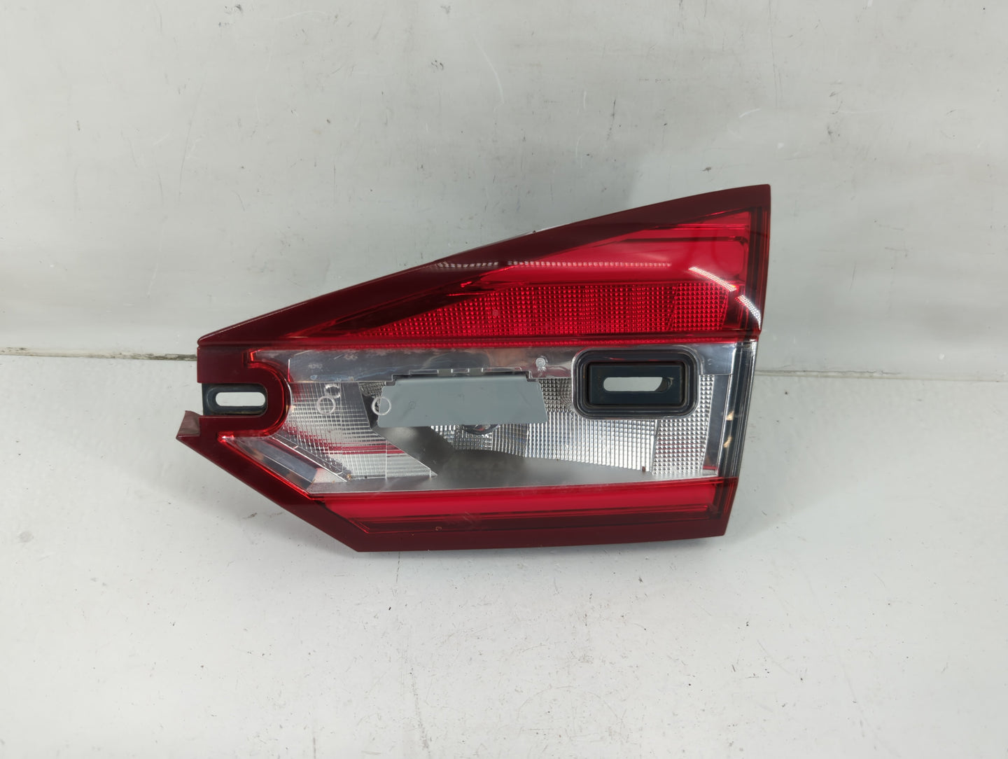 2017-2018 Ford Fusion Tail Light Assembly Passenger Right OEM P/N:HS73-13A602-AH Fits Fits 2017 2018 OEM Used Auto Parts - O