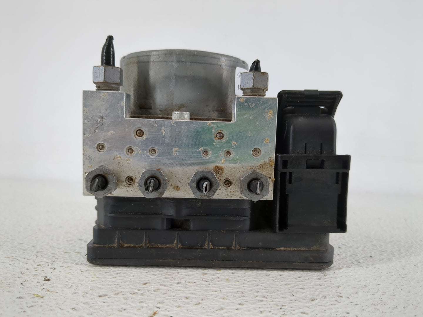 2017-2018 Ford Fusion ABS Pump Control Module Replacement P/N:HG9C-2B373-BH HG9C-2B373-BF Fits Fits 2017 2018 OEM Used Auto 