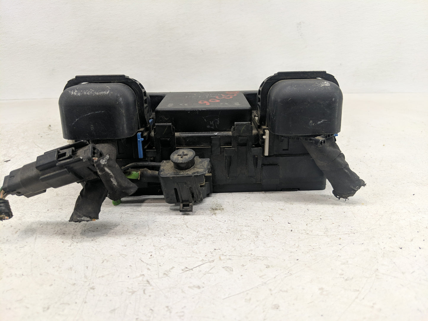 2017-2020 Ford Fusion Fusebox Fuse Box Panel Relay Module P/N:HG9T14D068BC Fits Fits 2017 2018 2019 2020 OEM Used Auto Parts