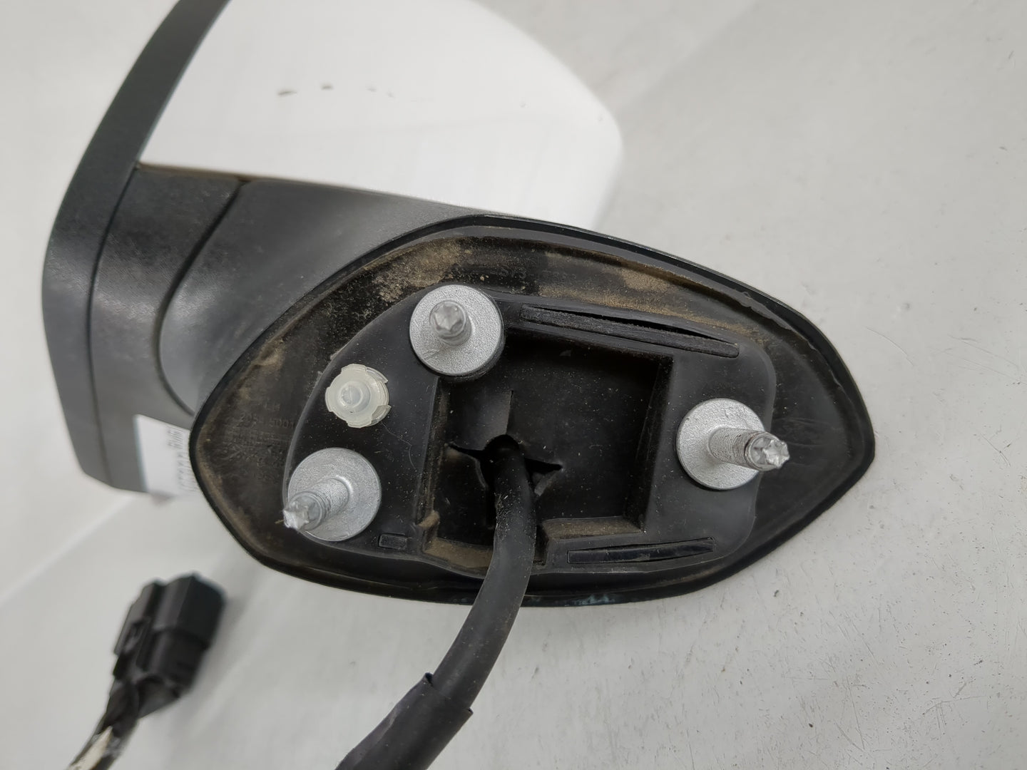 2018 Ford Fusion Side Mirror Replacement Driver Left View Door Mirror P/N:FS73-17683-AB54WF Fits OEM Used Auto Parts - Oemus