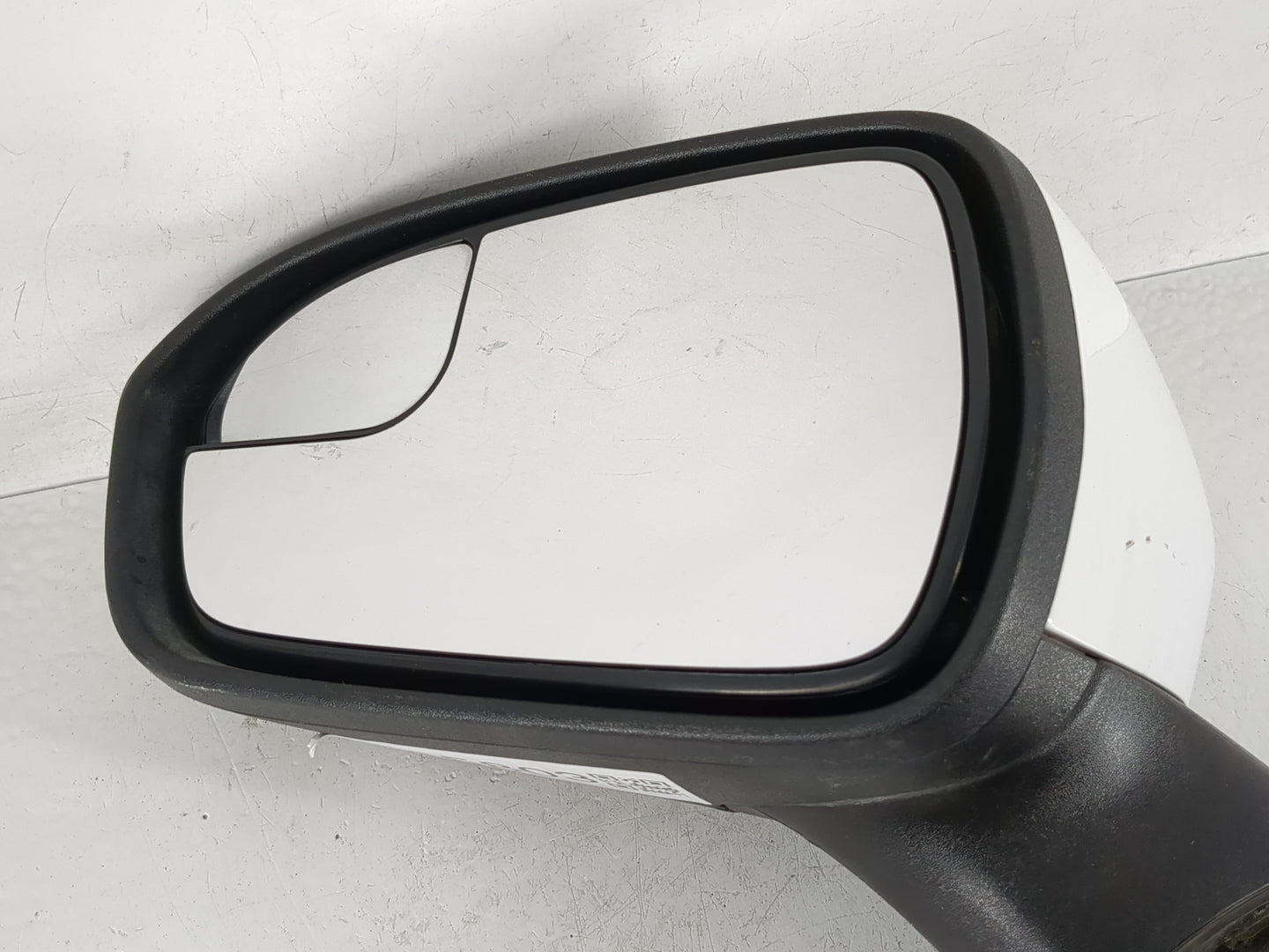 2018 Ford Fusion Side Mirror Replacement Driver Left View Door Mirror P/N:FS73-17683-AB54WF Fits OEM Used Auto Parts - Oemus