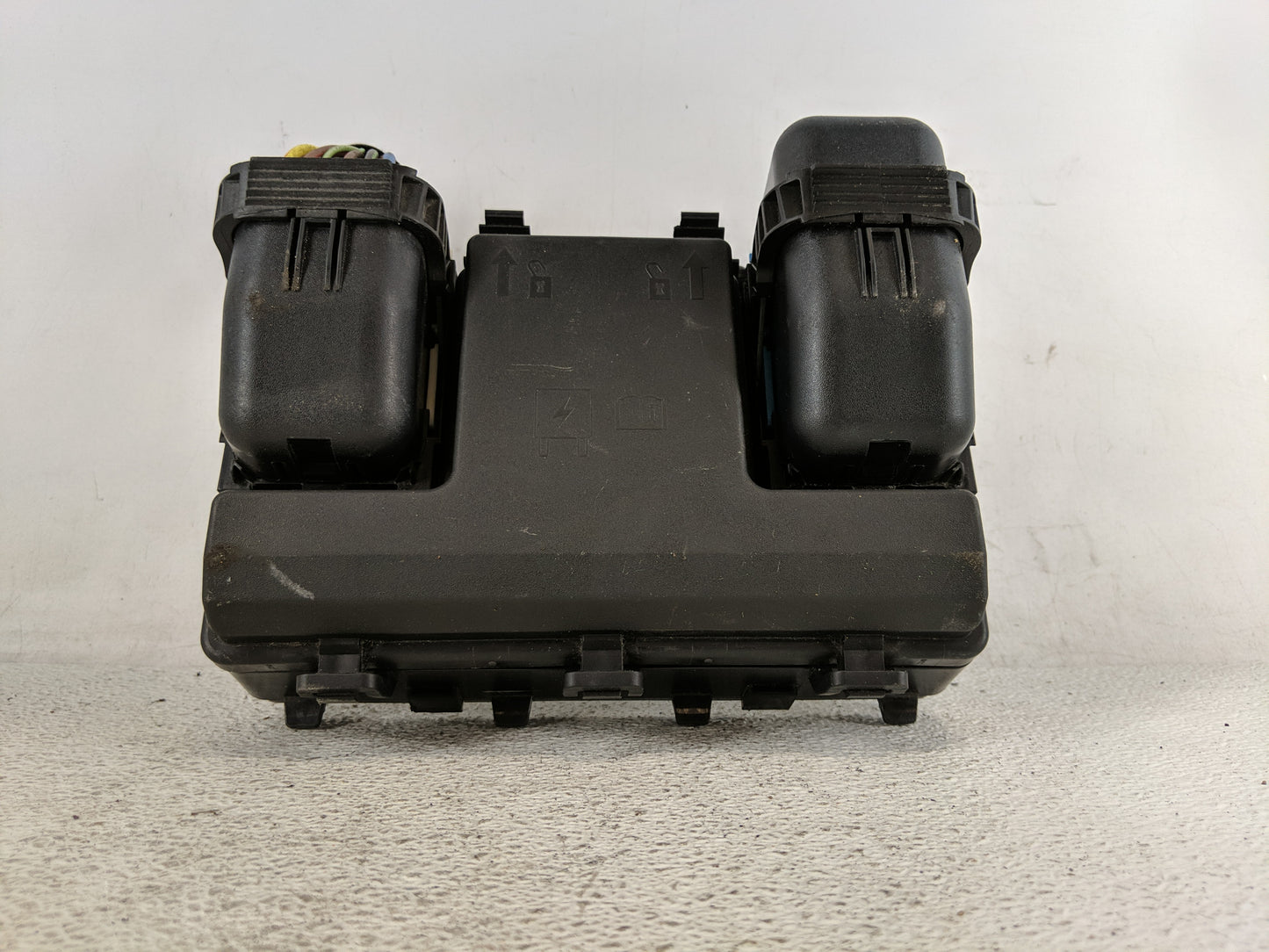 2017-2020 Ford Fusion Fusebox Fuse Box Panel Relay Module P/N:HQ9T14D068AF Fits Fits 2017 2018 2019 2020 OEM Used Auto Parts
