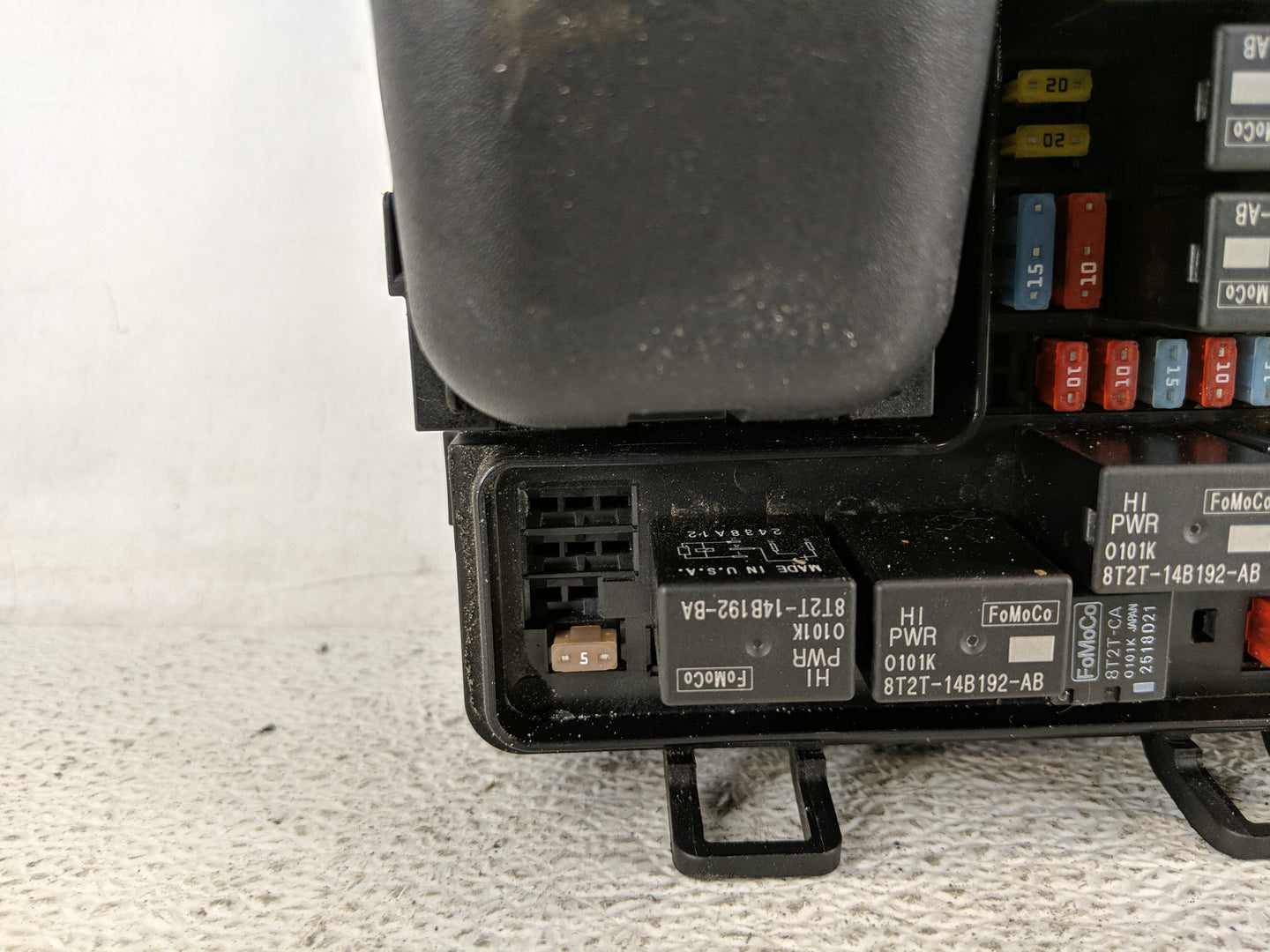 2017-2020 Ford Fusion Fusebox Fuse Box Panel Relay Module P/N:HQ9T14D068AF Fits Fits 2017 2018 2019 2020 OEM Used Auto Parts