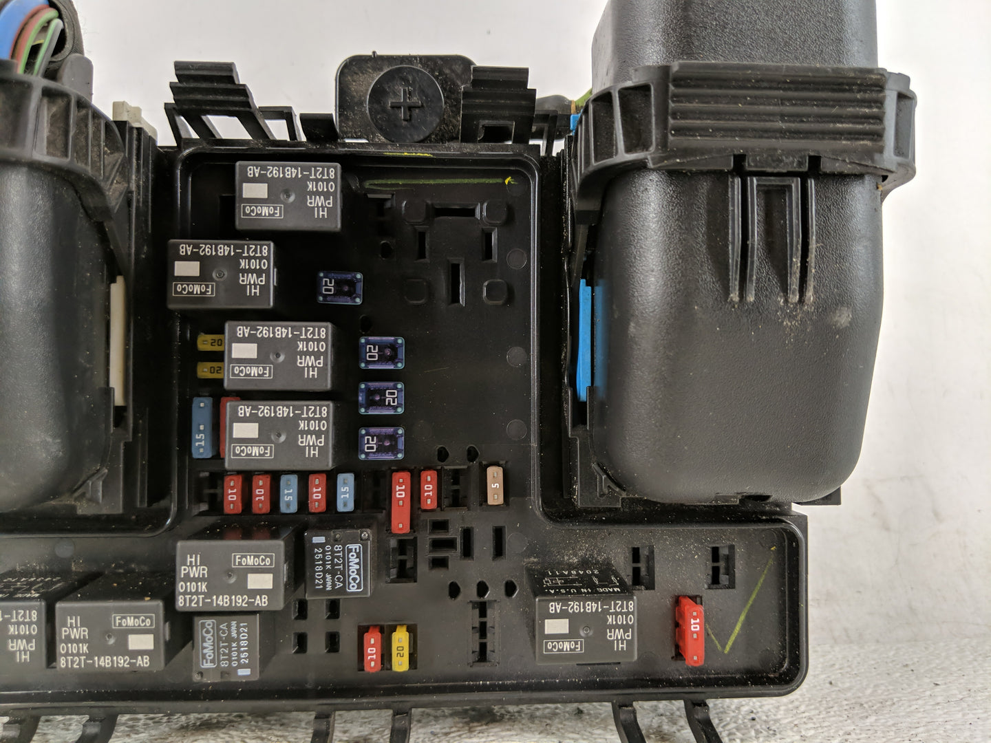 2017-2020 Ford Fusion Fusebox Fuse Box Panel Relay Module P/N:HQ9T14D068AF Fits Fits 2017 2018 2019 2020 OEM Used Auto Parts