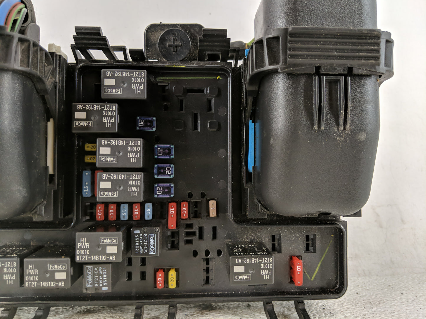 2017-2020 Ford Fusion Fusebox Fuse Box Panel Relay Module P/N:HQ9T14D068AF Fits Fits 2017 2018 2019 2020 OEM Used Auto Parts