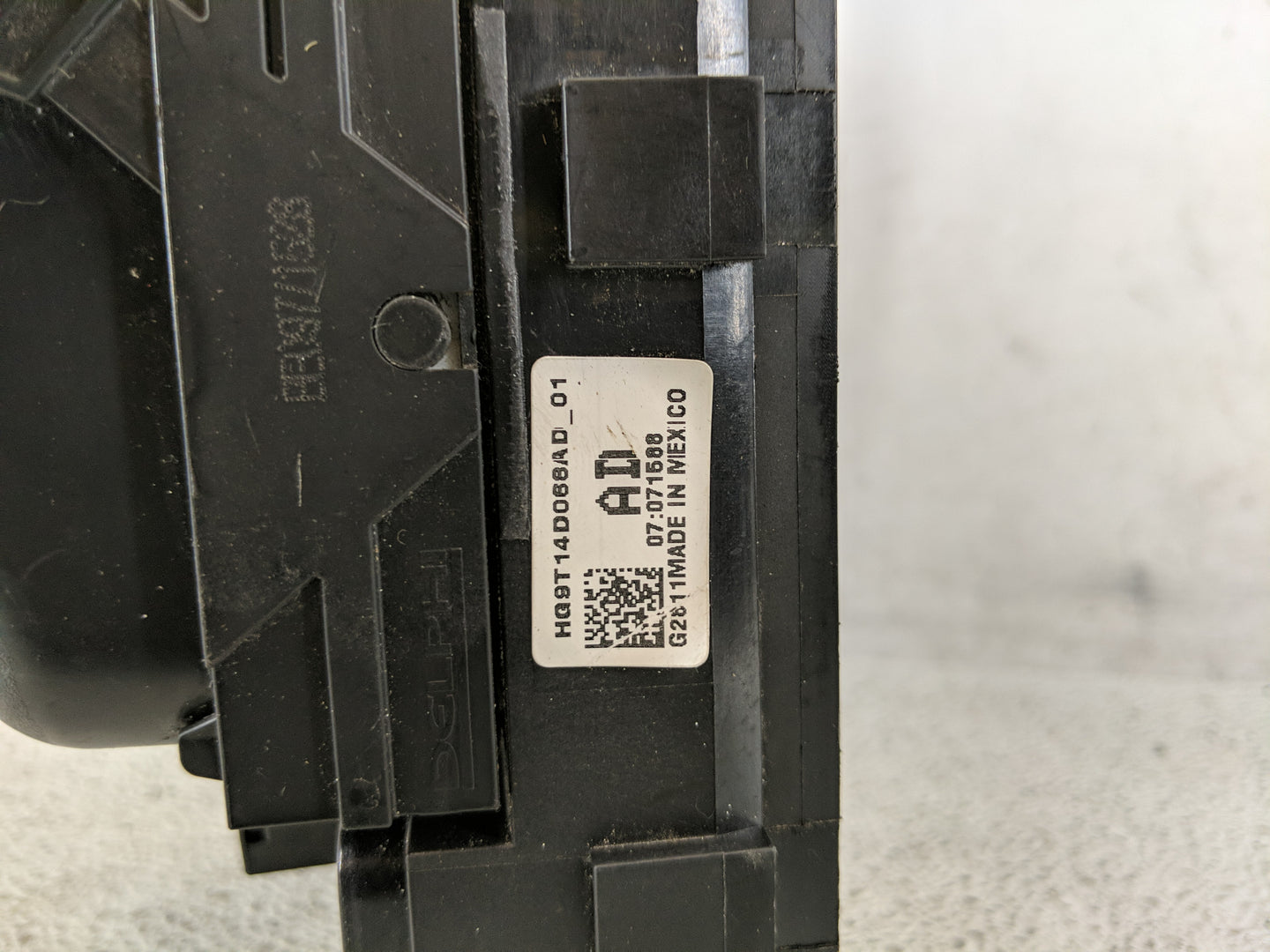 2017-2020 Ford Fusion Fusebox Fuse Box Panel Relay Module P/N:HQ9T14D068AF Fits Fits 2017 2018 2019 2020 OEM Used Auto Parts