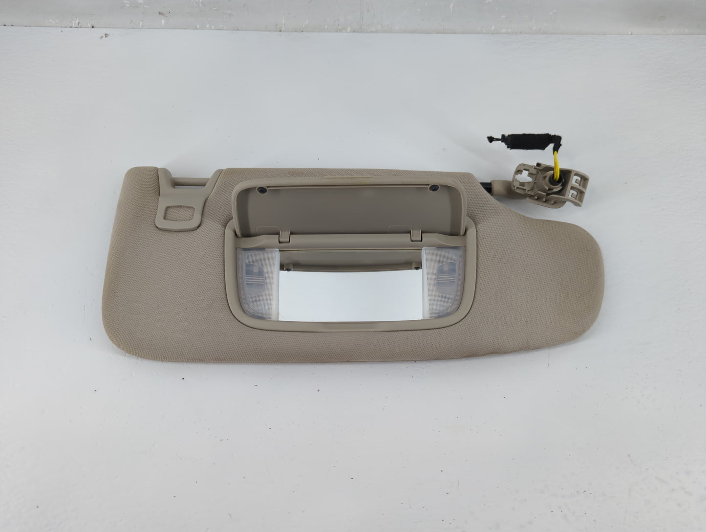 2017-2020 Ford Fusion Sun Visor Shade Replacement Passenger Right Mirror Fits Fits 2017 2018 2019 2020 OEM Used Auto Parts -