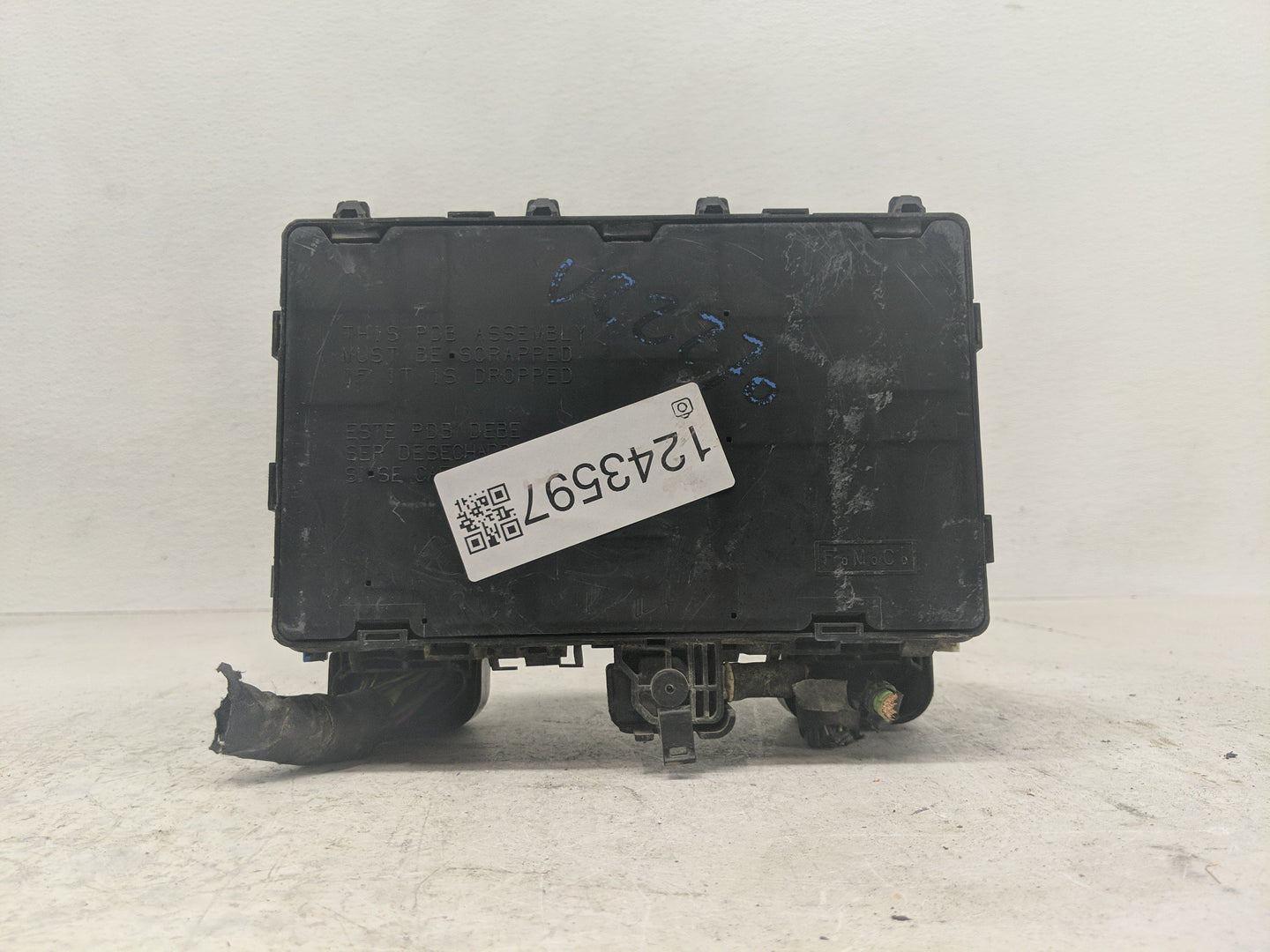 2017-2020 Ford Fusion Fusebox Fuse Box Panel Relay Module P/N:HG9T 14D068 AD Fits Fits 2017 2018 2019 2020 OEM Used Auto Par