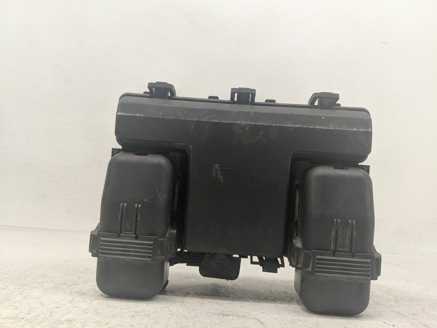 2017-2020 Ford Fusion Fusebox Fuse Box Panel Relay Module P/N:HG9T 14D068 AD Fits Fits 2017 2018 2019 2020 OEM Used Auto Par