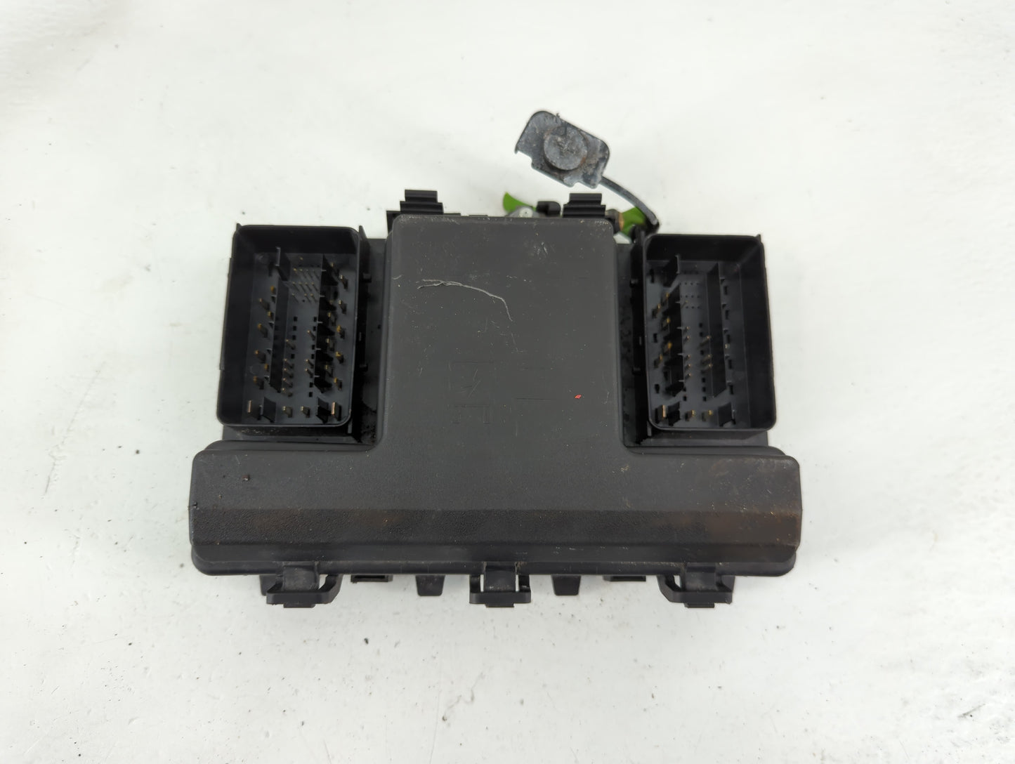 2017-2020 Ford Fusion Fusebox Fuse Box Panel Relay Module Fits Fits 2017 2018 2019 2020 OEM Used Auto Parts - Oemusedautopar