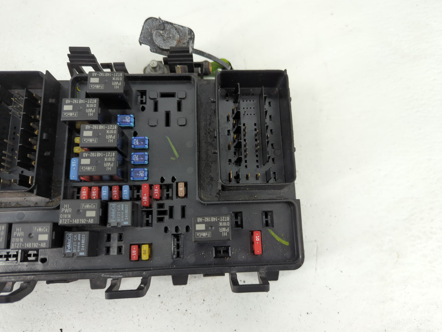 2017-2020 Ford Fusion Fusebox Fuse Box Panel Relay Module Fits Fits 2017 2018 2019 2020 OEM Used Auto Parts - Oemusedautopar
