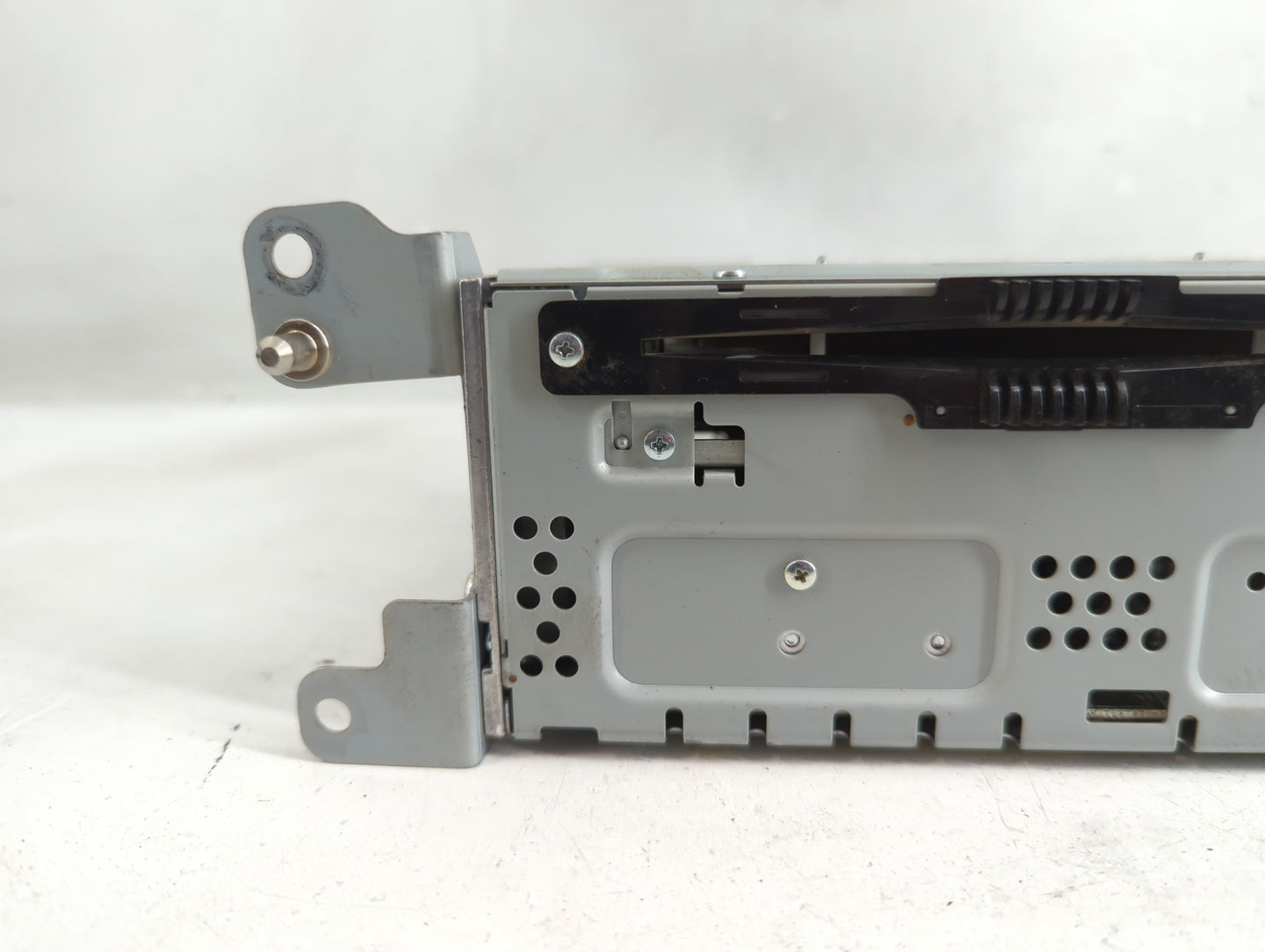 2017-2020 Ford Fusion Radio AM FM Cd Player Receiver Replacement Fits Fits 2017 2018 2019 2020 OEM Used Auto Parts - Oemused