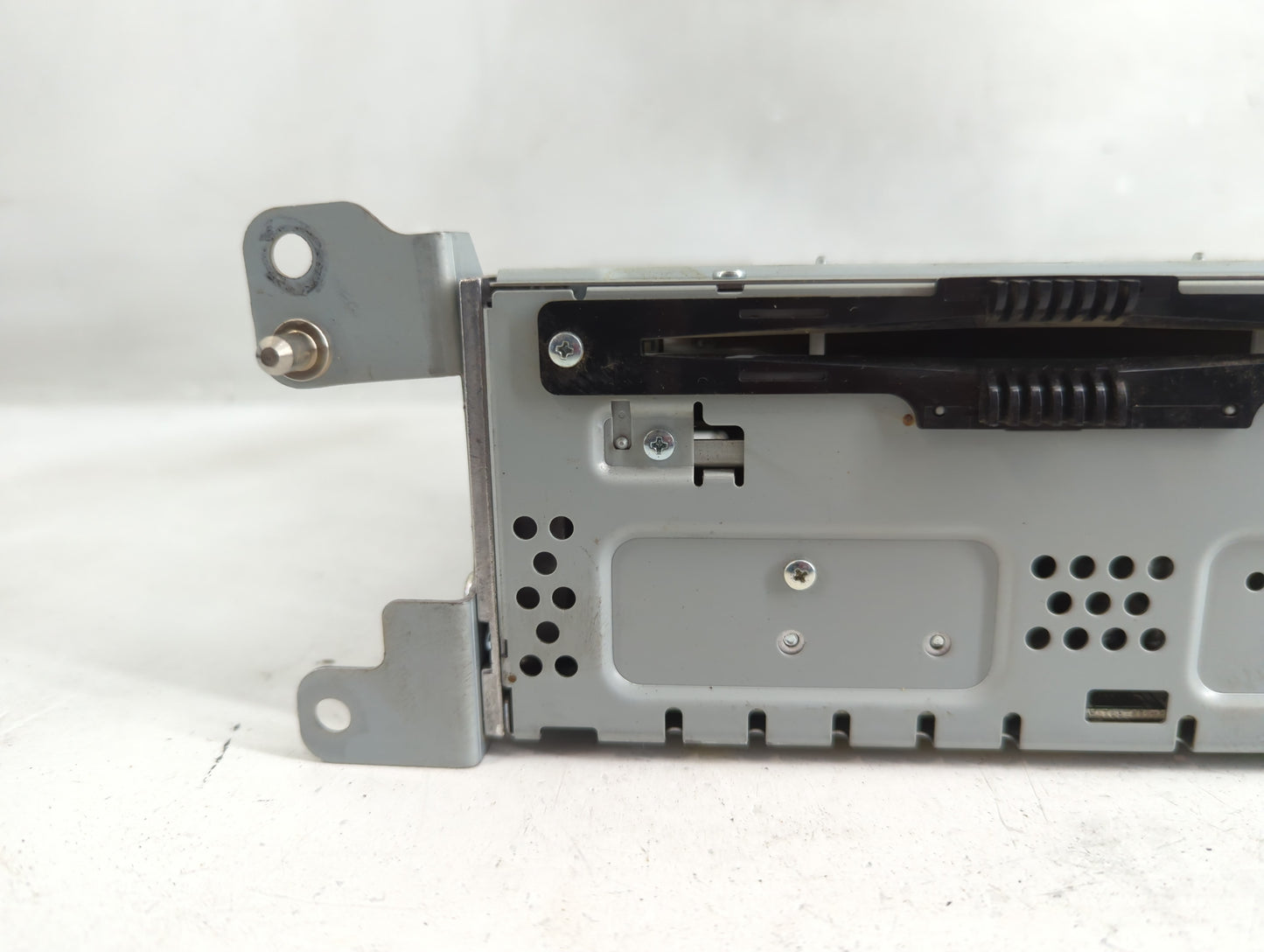 2017-2020 Ford Fusion Radio AM FM Cd Player Receiver Replacement Fits Fits 2017 2018 2019 2020 OEM Used Auto Parts - Oemused