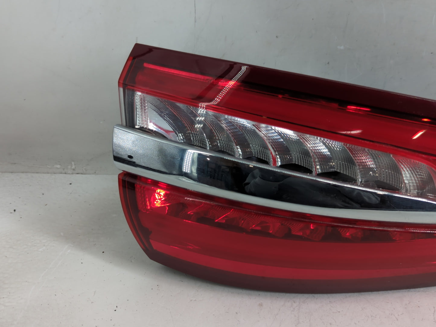 2017-2020 Ford Fusion Tail Light Assembly Driver Left OEM P/N:HS73-13405-AC HS73-13A603-AG Fits Fits 2017 2018 2019 2020 OEM