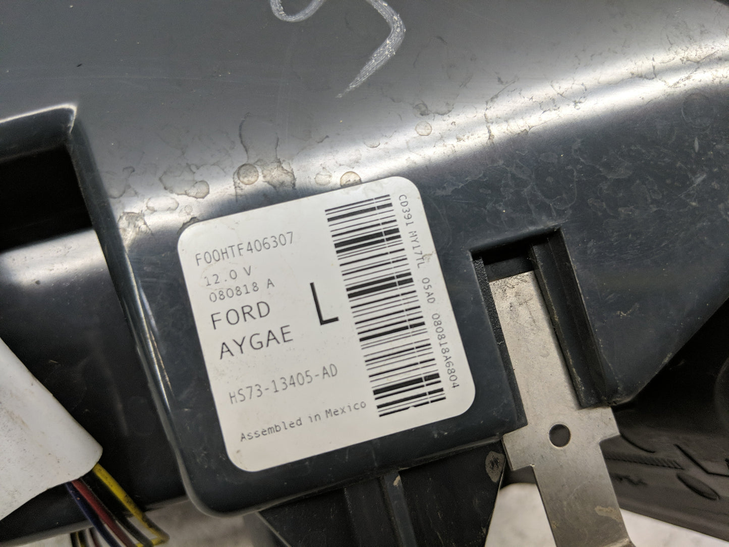 2017-2020 Ford Fusion Tail Light Assembly Passenger Right OEM P/N:F00HTF406307 Fits Fits 2017 2018 2019 2020 OEM Used Auto P