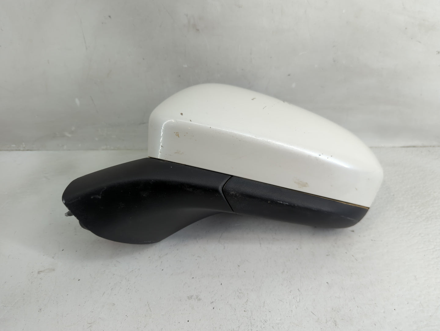 2018 Ford Fusion Side Mirror Replacement Driver Left View Door Mirror Fits OEM Used Auto Parts - Oemusedautoparts1.com