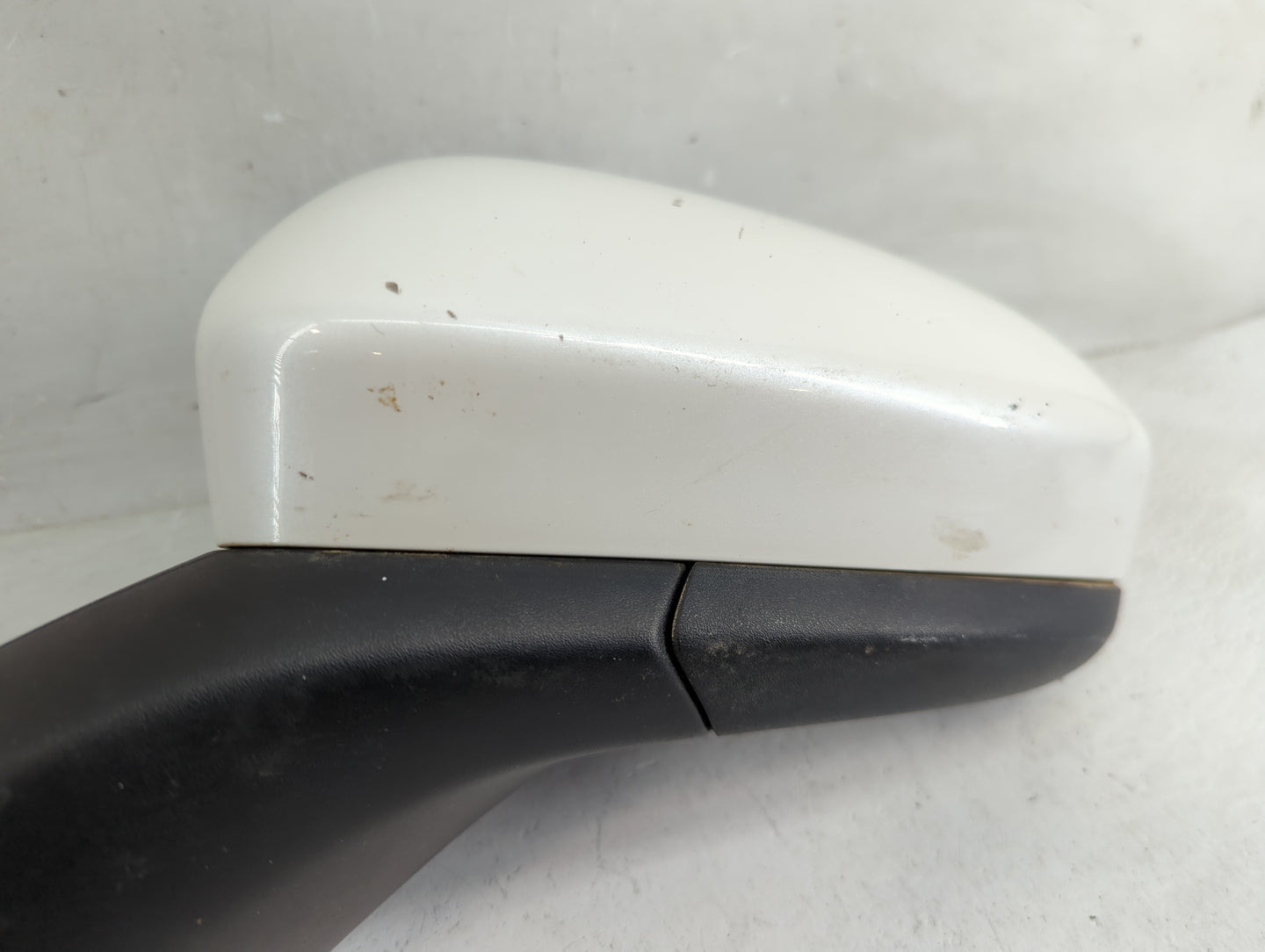 2018 Ford Fusion Side Mirror Replacement Driver Left View Door Mirror Fits OEM Used Auto Parts - Oemusedautoparts1.com