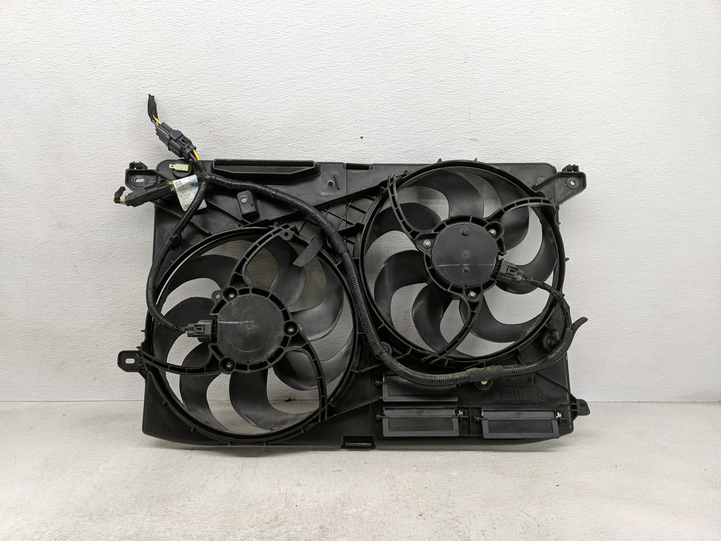 2016-2020 Ford Fusion Electric Radiator Cooling Fan Motor Assembly P/N:10891220 10891320 Fits Fits 2016 2017 2018 2019 2020 