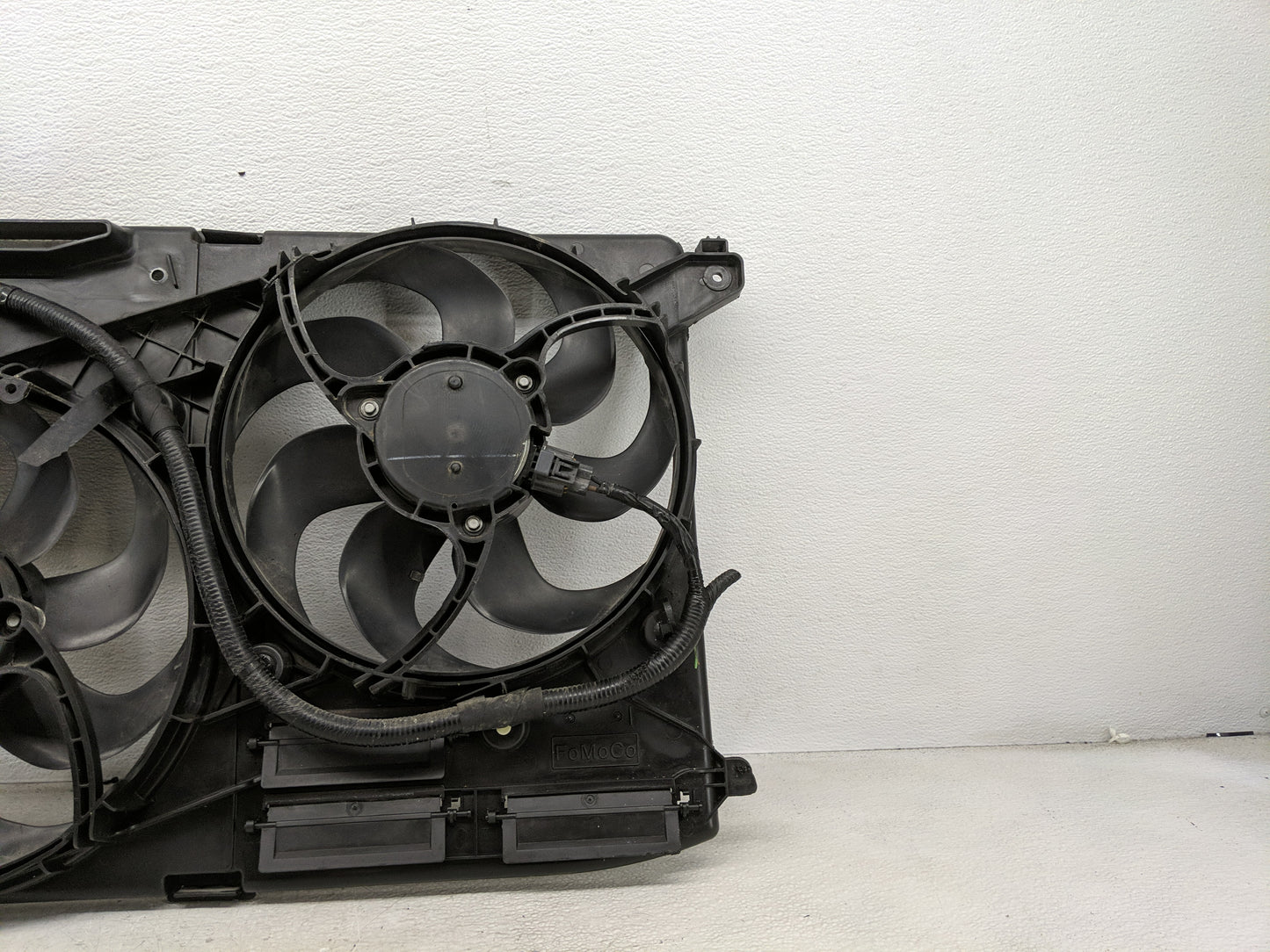 2016-2020 Ford Fusion Electric Radiator Cooling Fan Motor Assembly P/N:10891220 10891320 Fits Fits 2016 2017 2018 2019 2020 