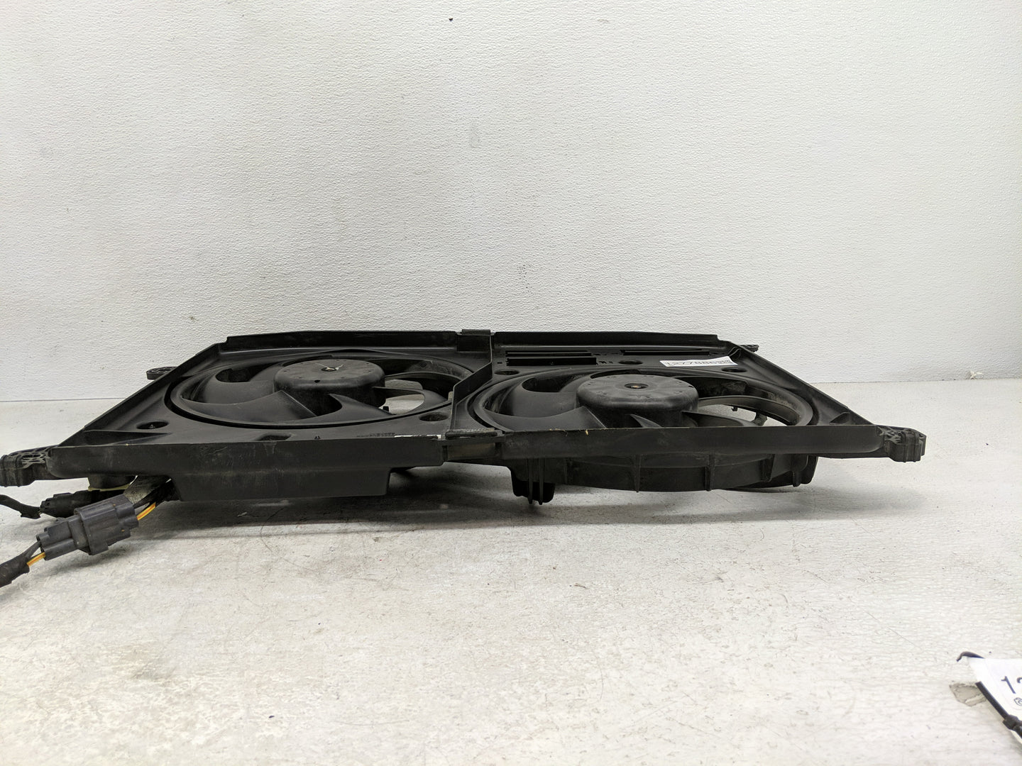 2016-2020 Ford Fusion Electric Radiator Cooling Fan Motor Assembly P/N:10891220 10891320 Fits Fits 2016 2017 2018 2019 2020 